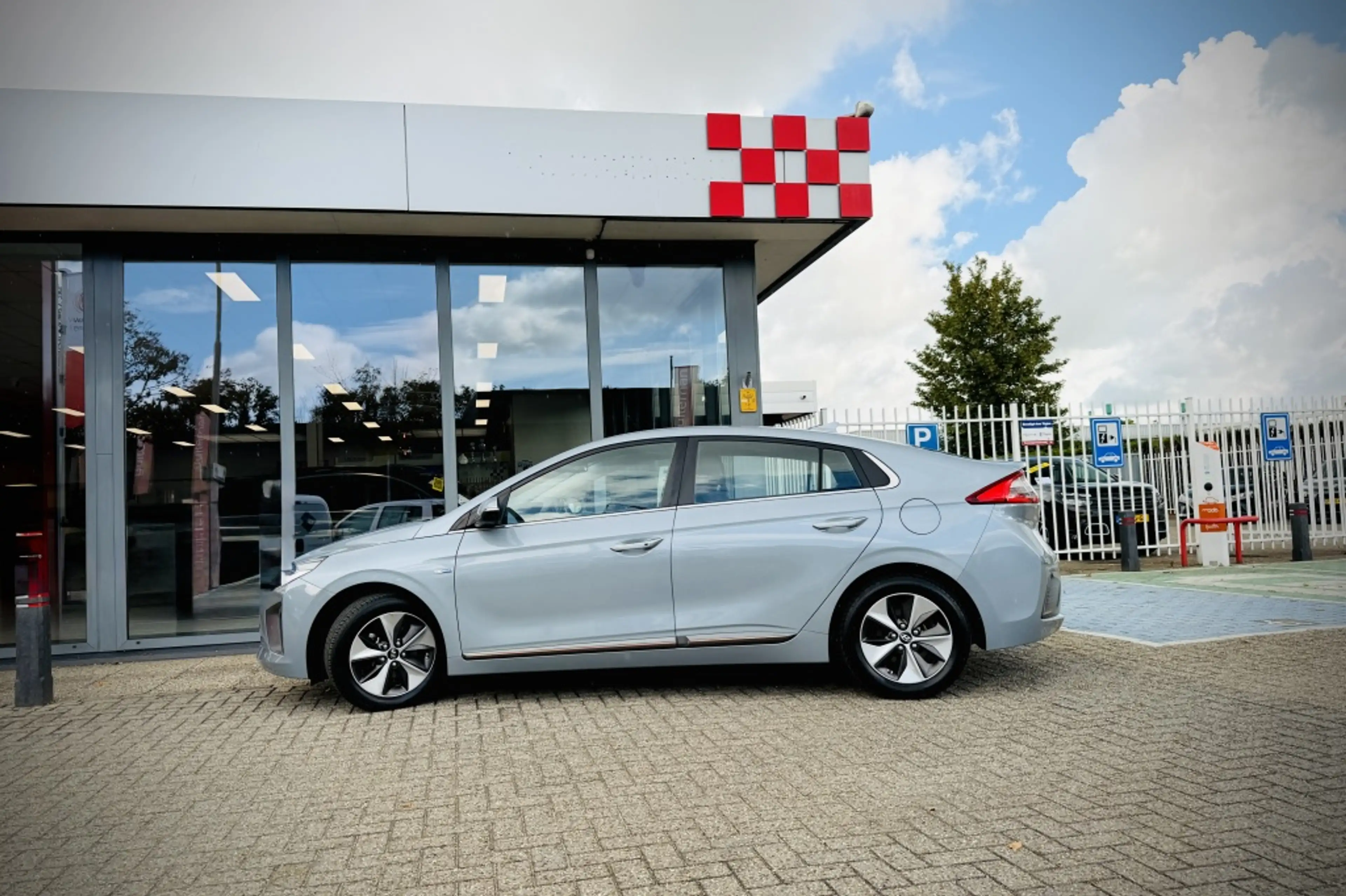 Hyundai IONIQ Premium EV | LEDER | STOELVERWARMING + KOELING — photo 9