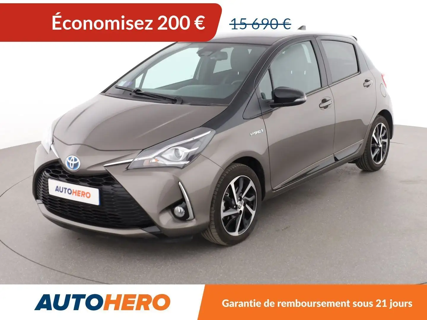 Toyota Yaris 1.5 Hybrid Collection Gris - 1