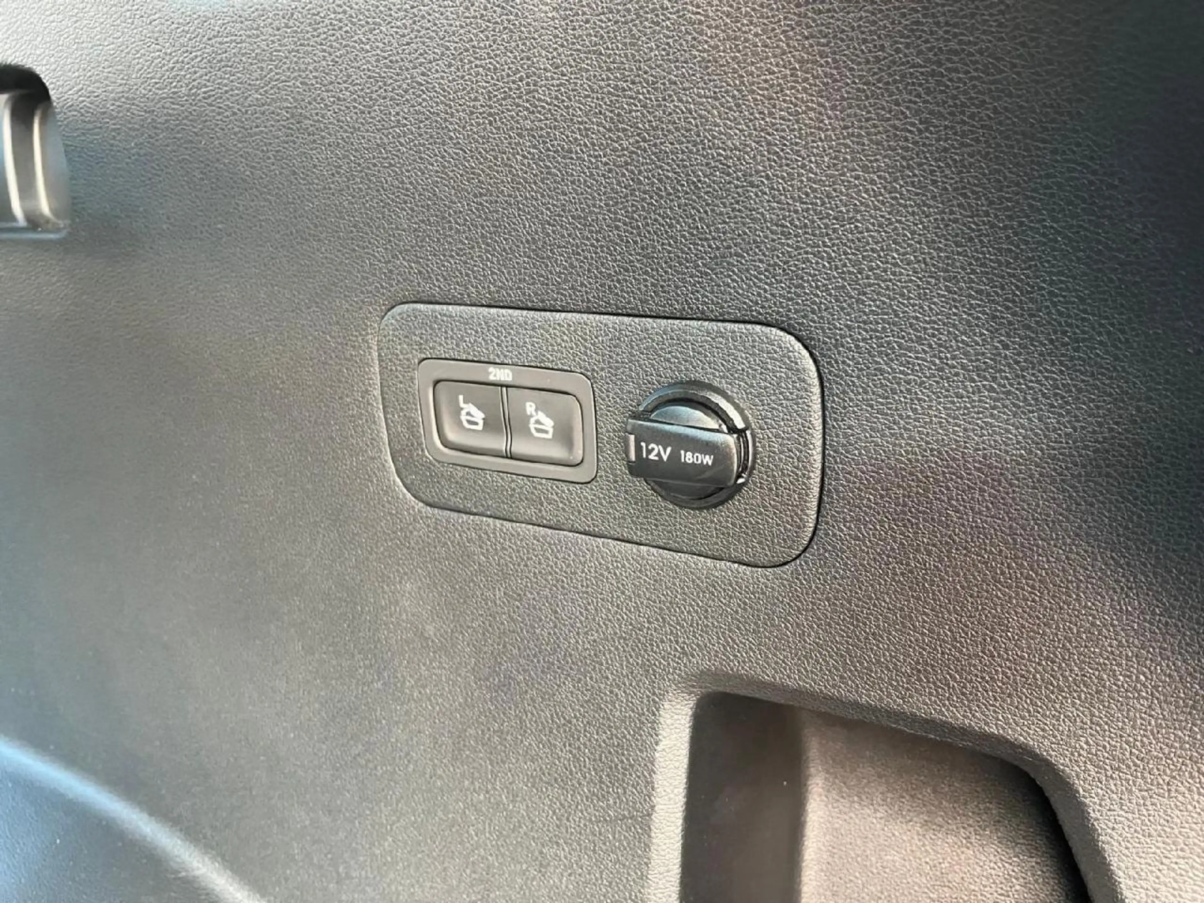 Hyundai SANTA FE Premium 4WD | LED | 360° Kamera | Navi | Leder — photo 9