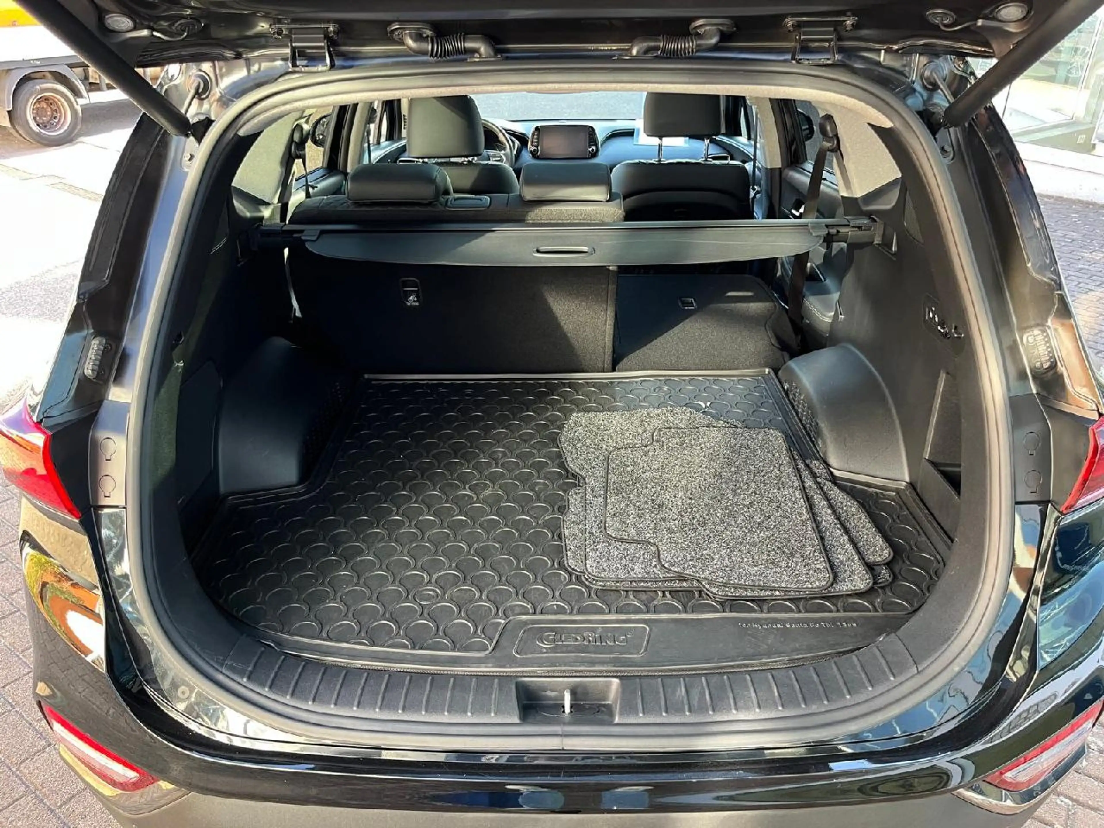 Hyundai SANTA FE Premium 4WD | LED | 360° Kamera | Navi | Leder — photo 6
