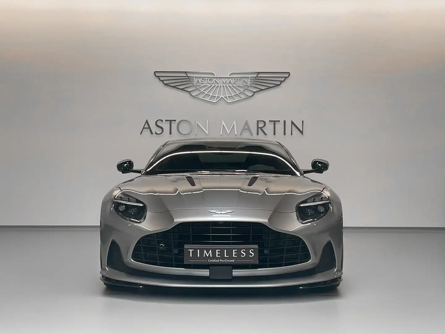 Aston Martin DB12 Coupe | Aston Martin Brussels Plateado - 2