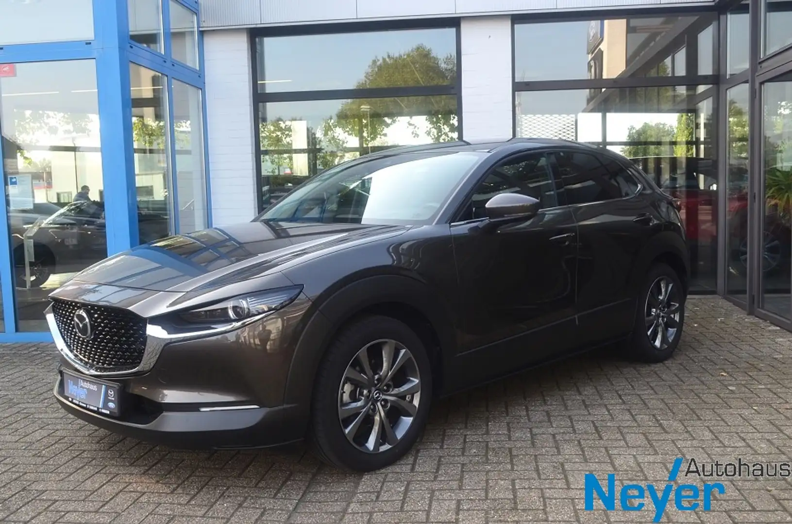 Mazda CX-30 SKYACTIV-X  M HYBRID AT Selection Design Paket *LE Grau - 2