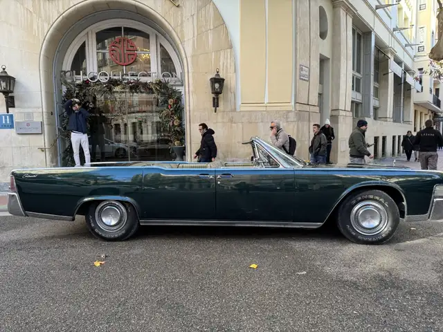 Lincoln Continental Convertible