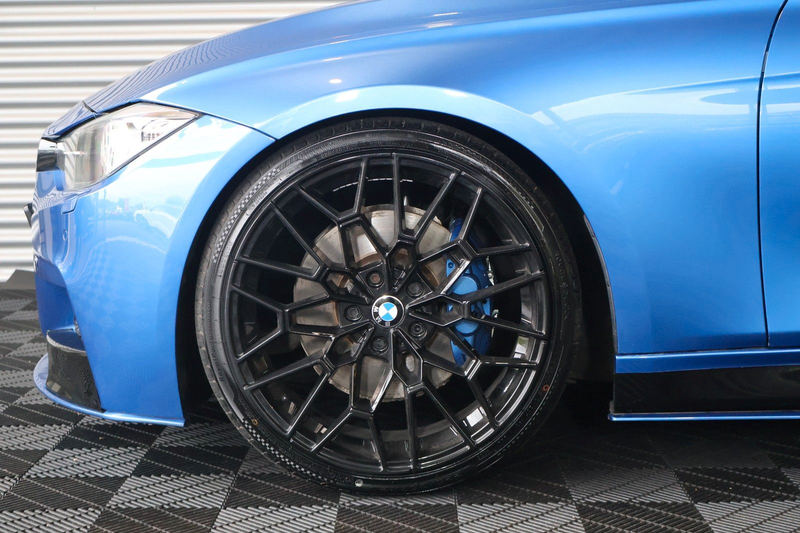 BMW 335 i xDrive M-PAKET/H&K/BI-XENON/RÜCKFAHRKAMERA — photo 2