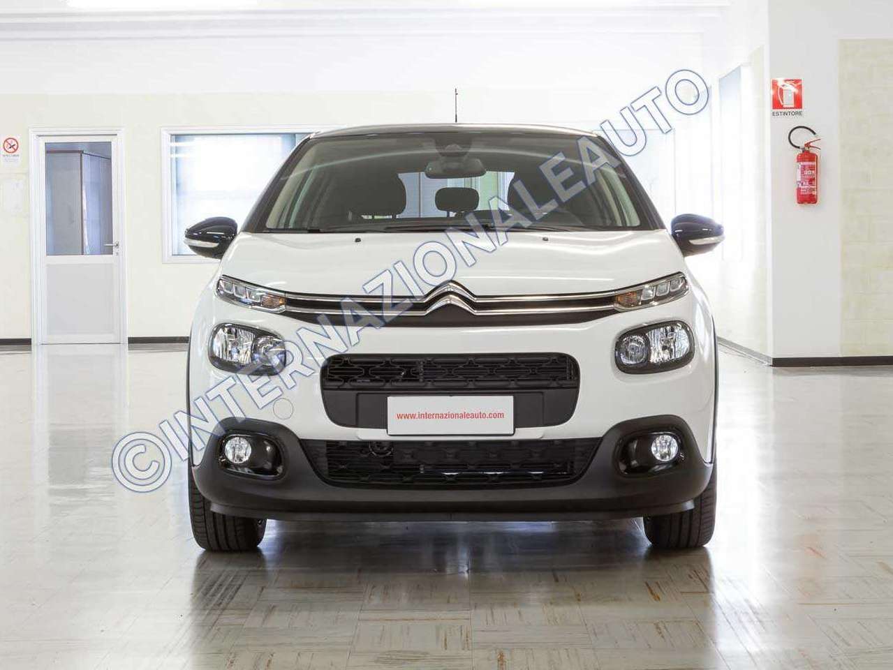 Citroen C3 C3 1.2 83CV SHINE BENZINA 29900 KM