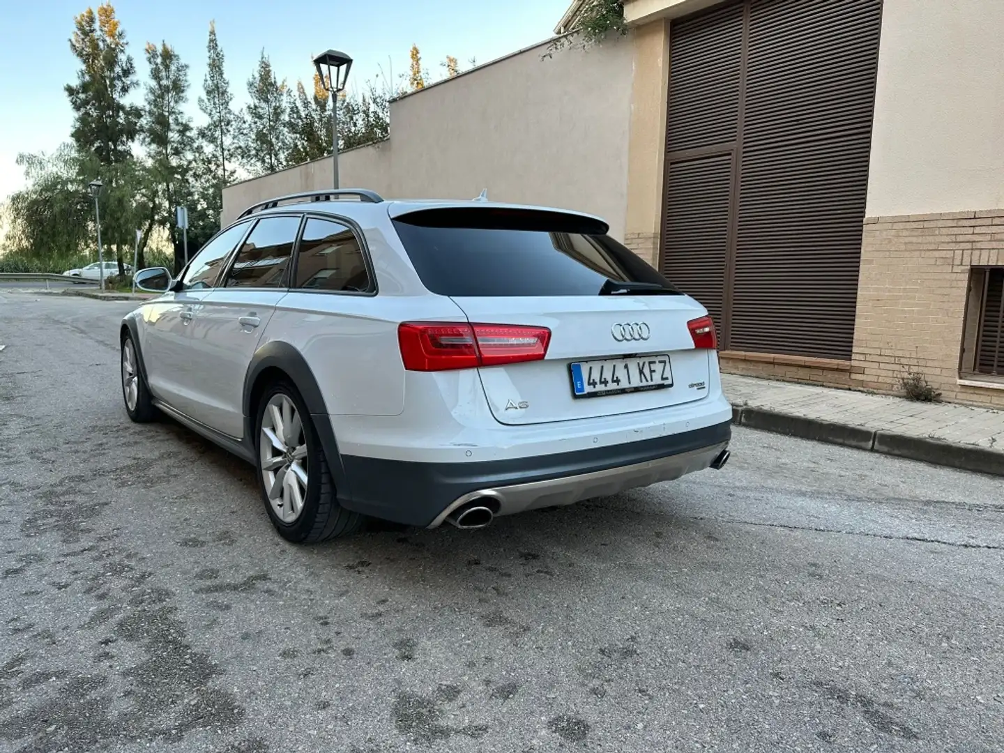 Audi A6 allroad Q. 3.0BiTDI Advanced ed. Tip. 235kW Beyaz - 2
