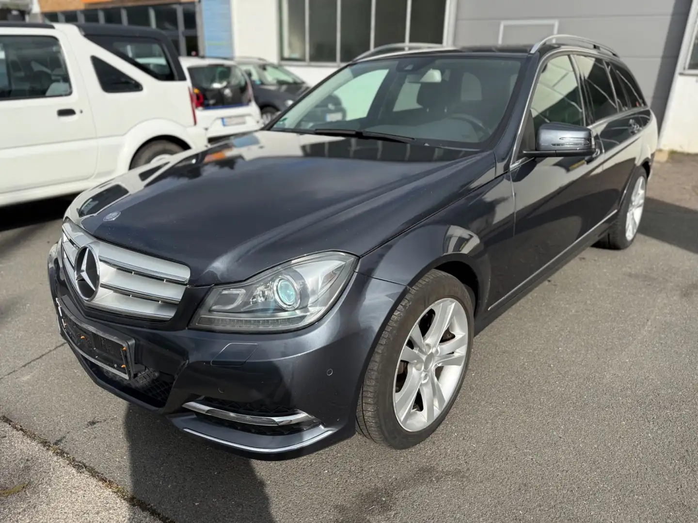 Mercedes-Benz C 300 C300CDI Avantgarde 4Matic H&K Logic7 Standhzg Grau - 1