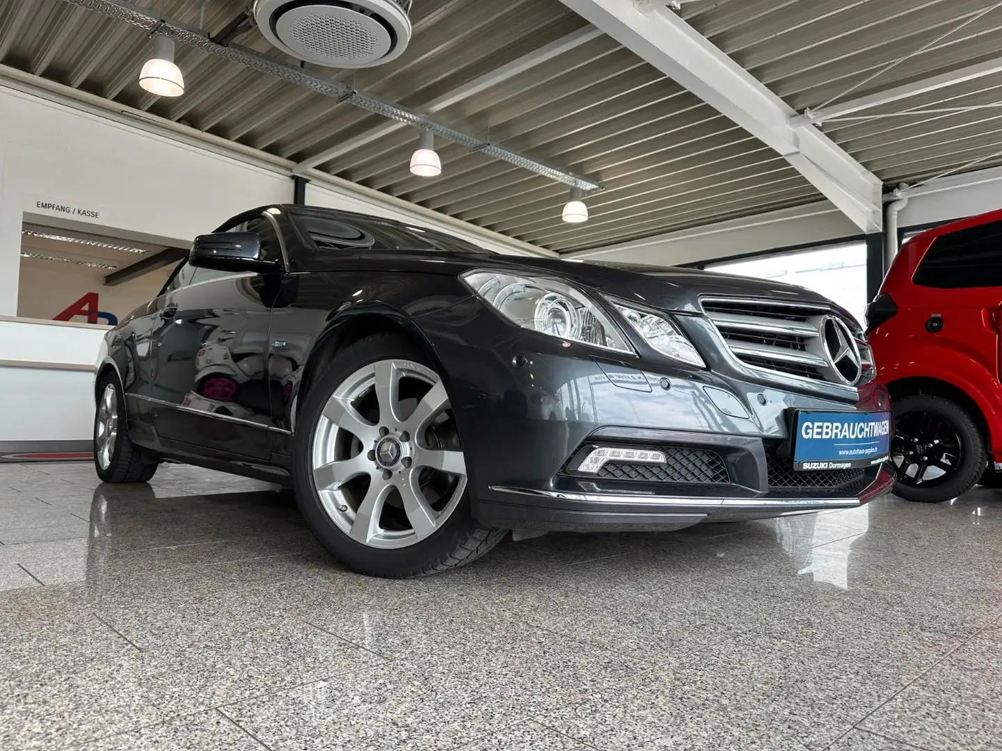 Mercedes-Benz E 250 E -Klasse Cabrio E 250 CGI BlueEfficiency Grau - 1