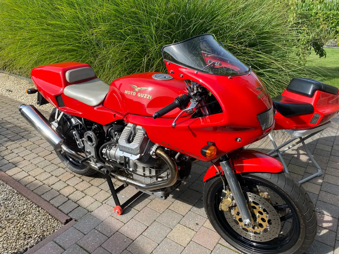 Moto Guzzi 1000 Daytona Red - 2