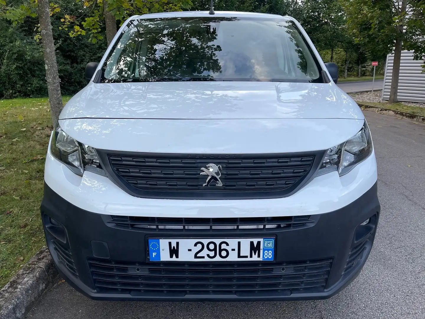 Peugeot Partner STANDARD 1000KG BLUEHDI 100CH S\u0026S BVM5 Blanc - 2