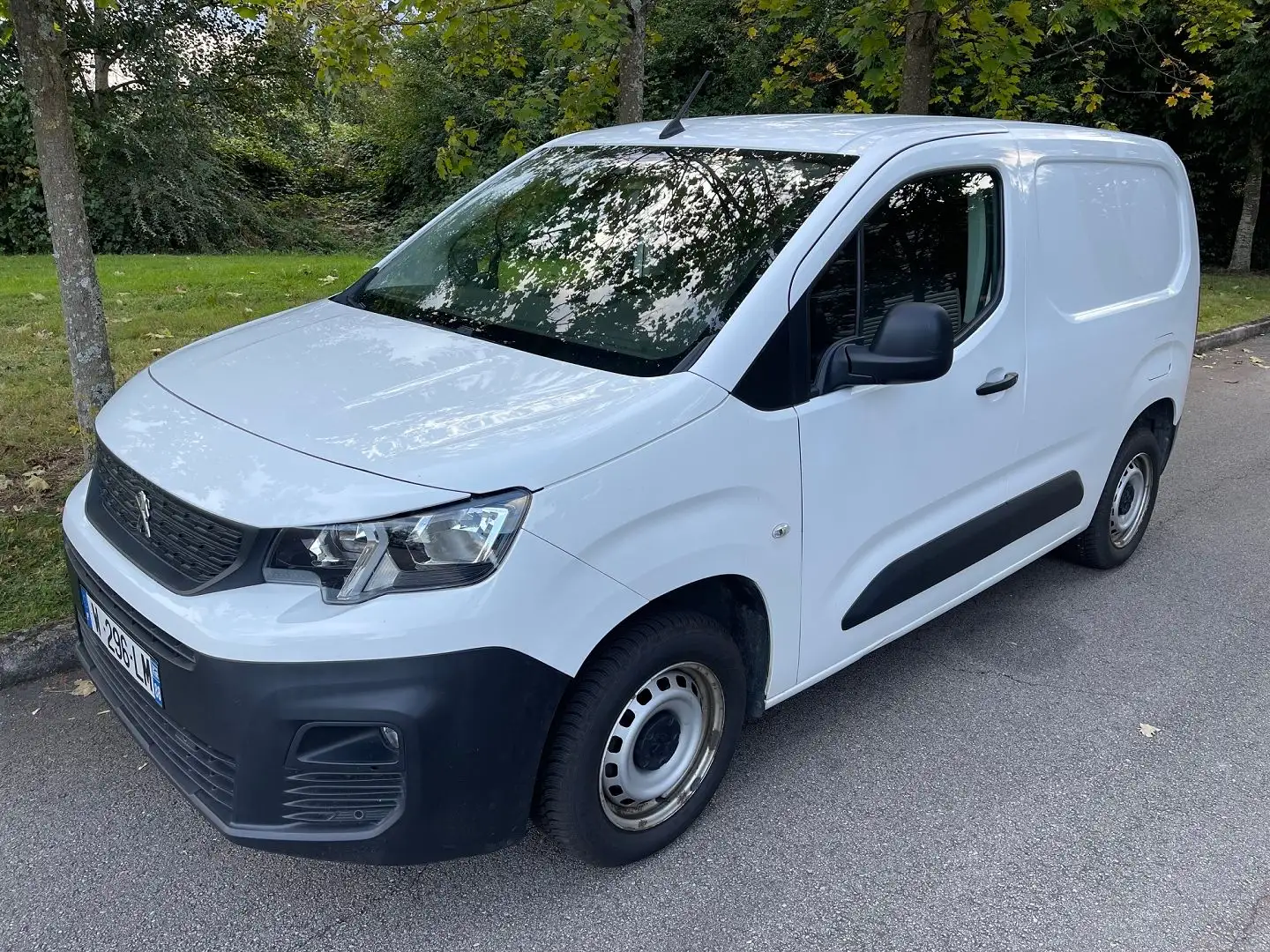 Peugeot Partner STANDARD 1000KG BLUEHDI 100CH S\u0026S BVM5 Wit - 1