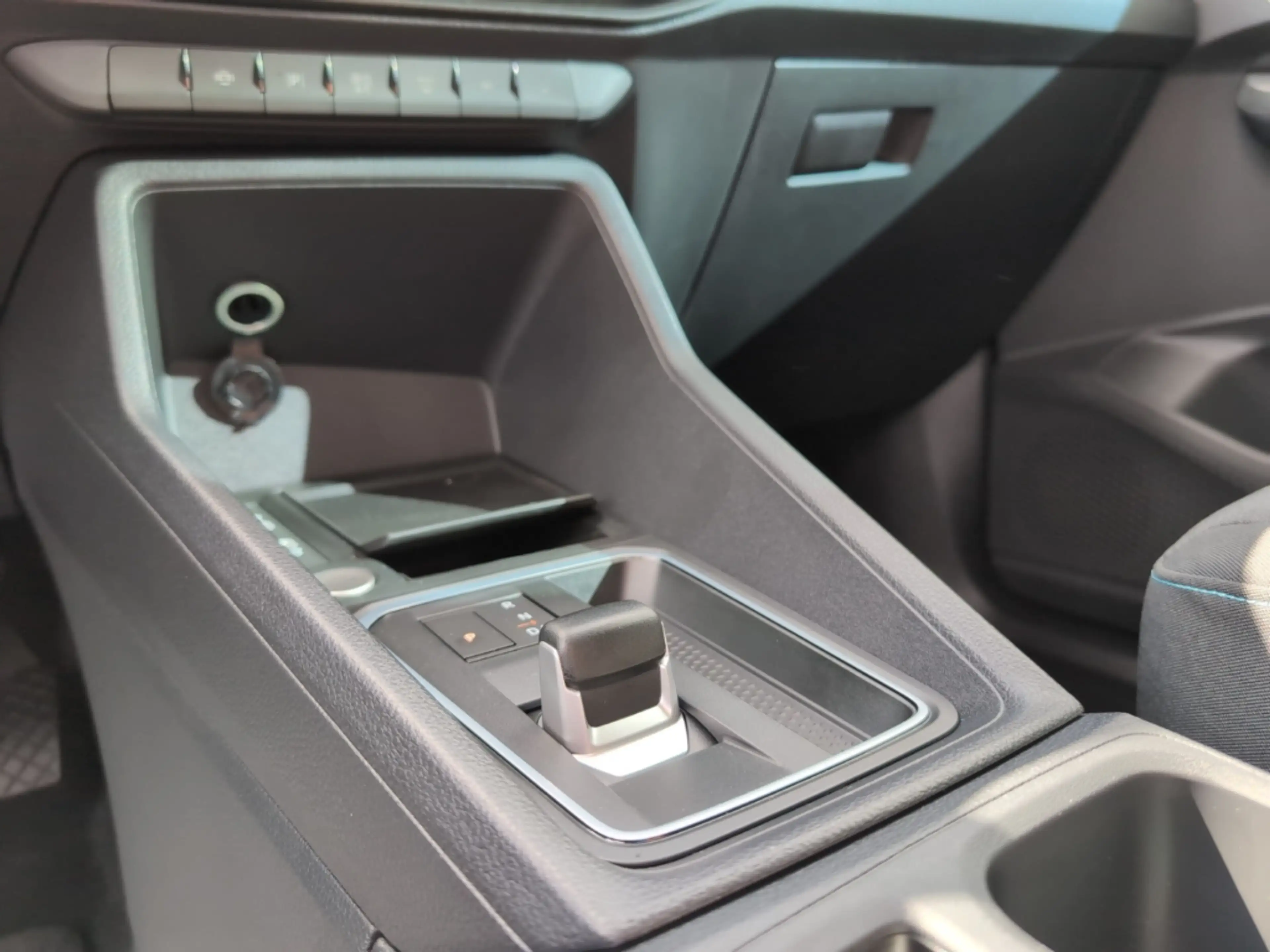 Ford Grand Tourneo Active Automatik 7-Sitze AHK Bi-LED Fahrerassisten — photo 8