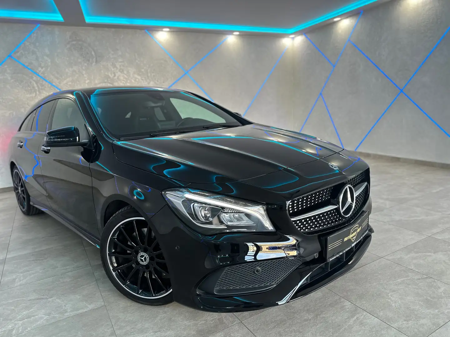 Mercedes-Benz CLA 220 d Shooting Brake 4MATIC Aut.*AMG-LINE*AHK*LED* Nero - 2
