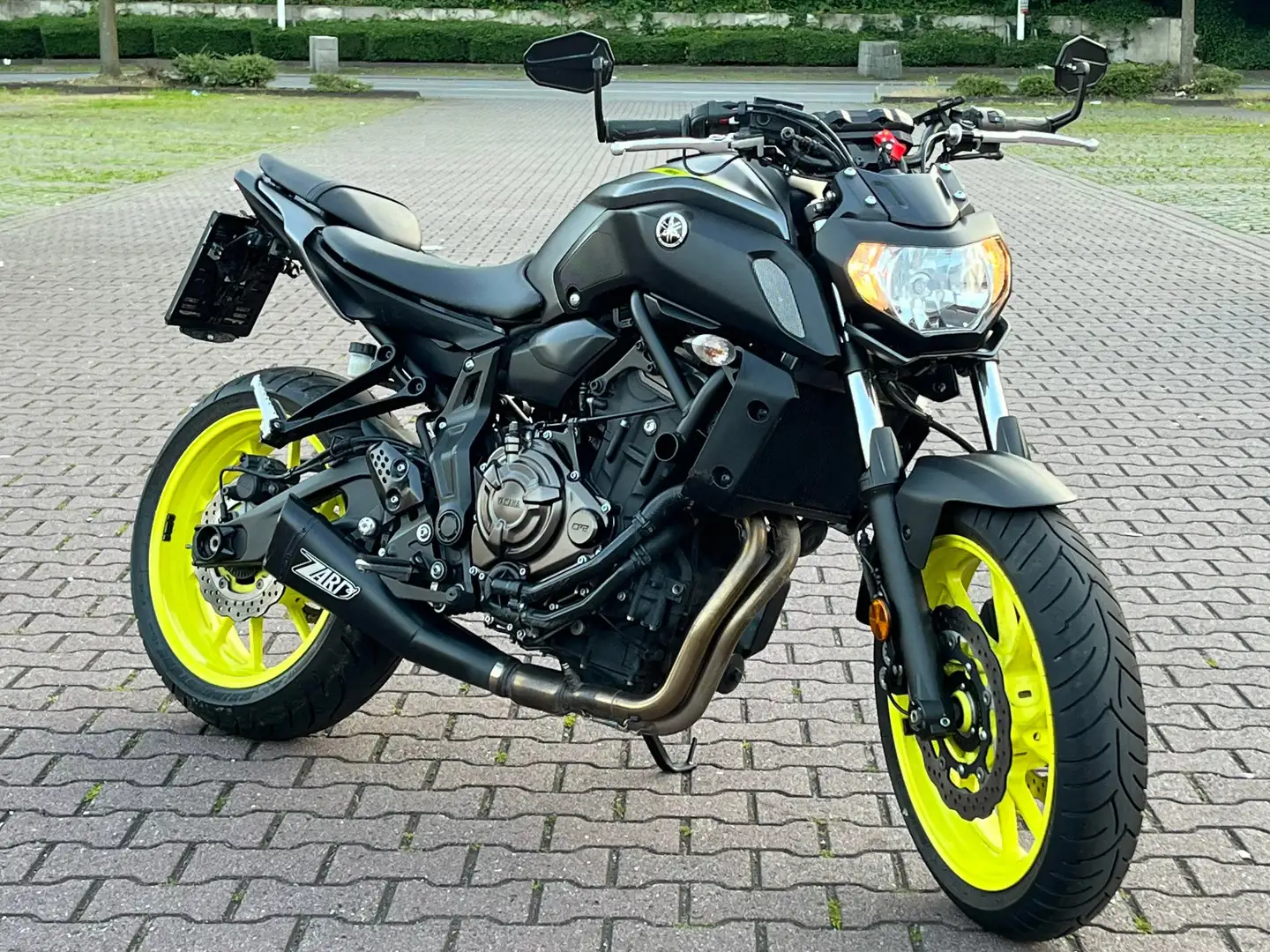 Yamaha MT-07 Grau - 1