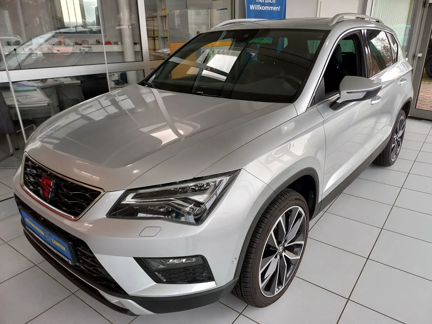 SEAT Ateca Xcellence Grau - 1