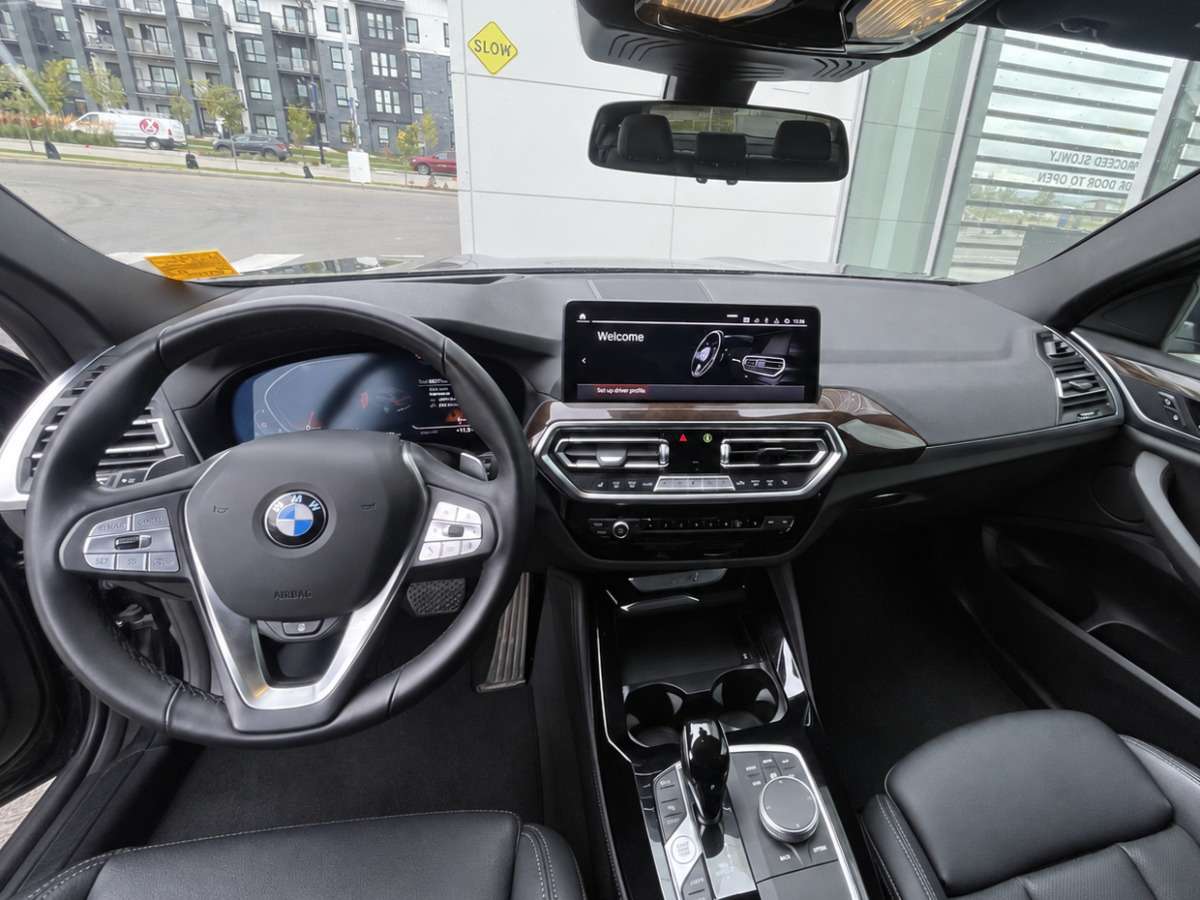 2025 BMW X4 Sports Activity Coupe — photo 1