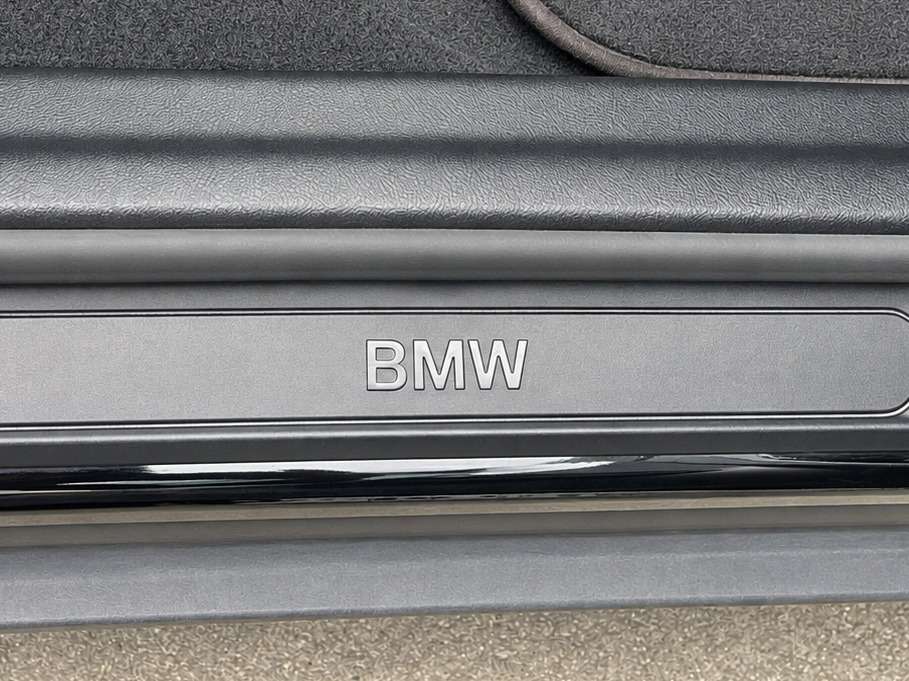 2025 BMW X4 Sports Activity Coupe — photo 1