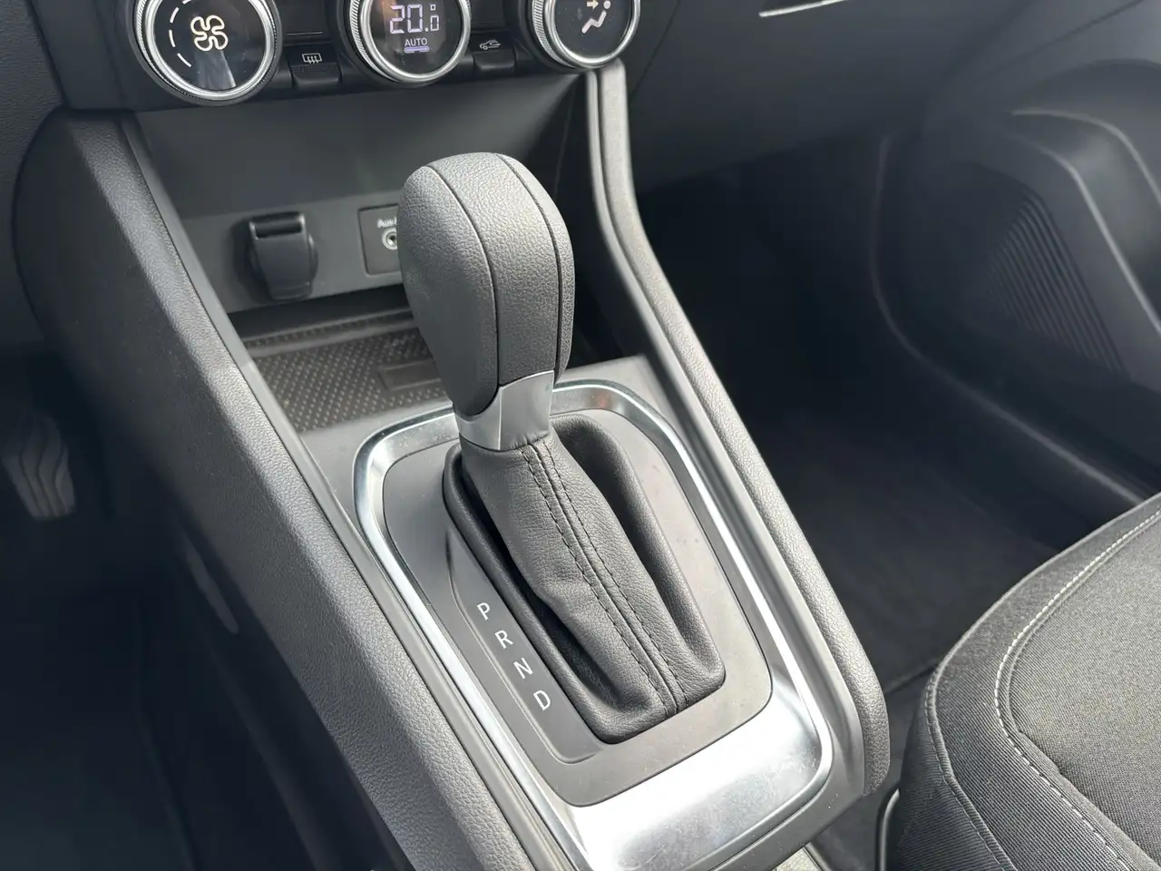 Renault Captur 1.3 TCe 140 Initiale Paris automaat Cruise con, миниатюра 11