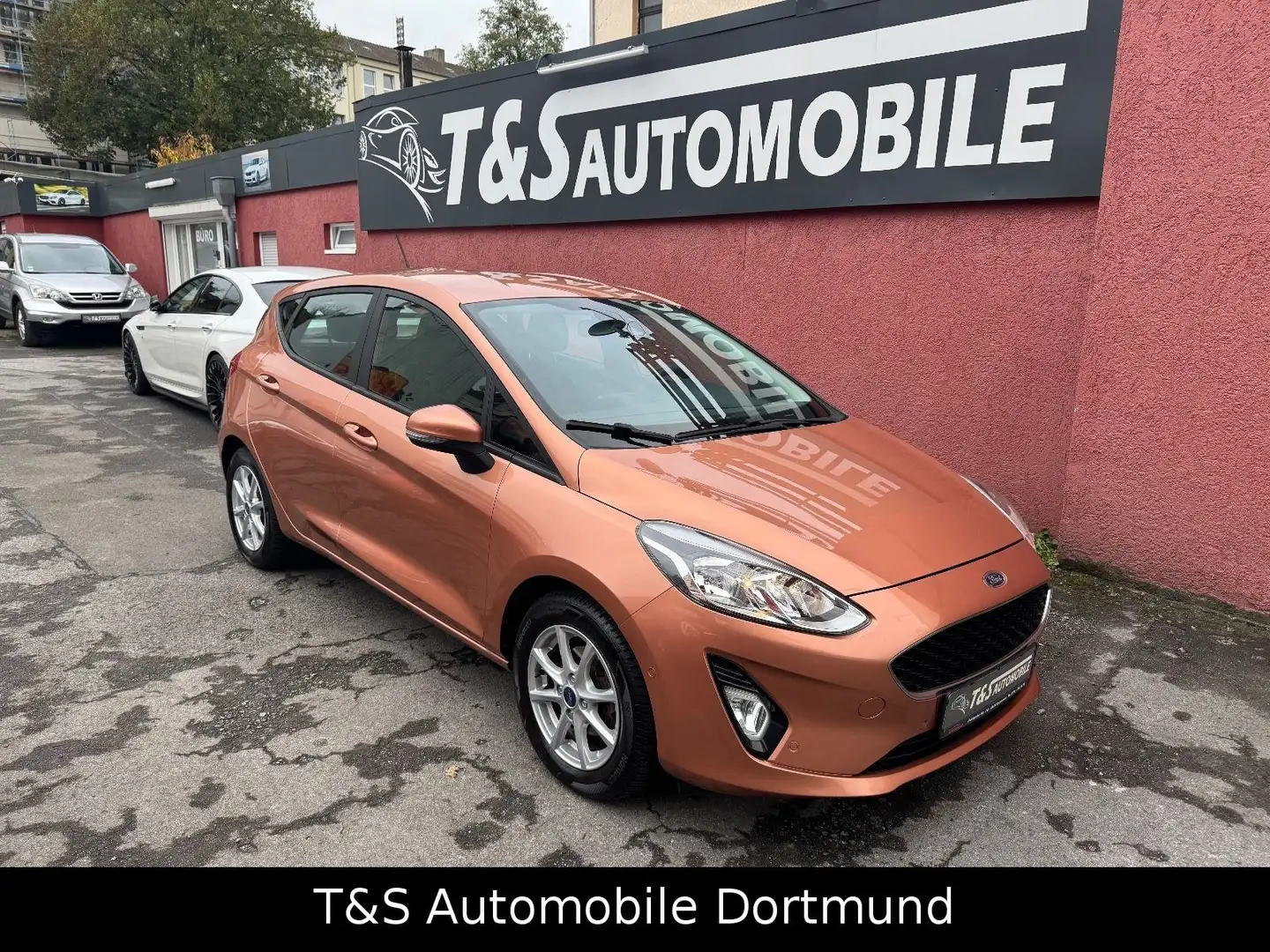 Ford Fiesta 1.1 Cool & Connect ( Super Ausgestattet ) Beige - 1