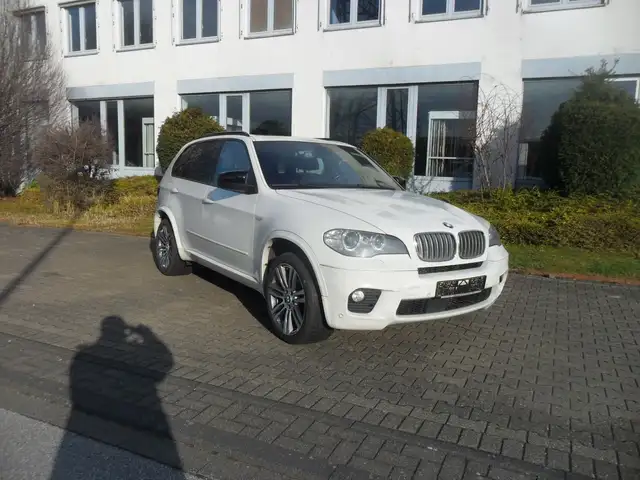 BMW X5 40d*M-Paket*Aut*Klima*Leder*Navi*Xenon*Pano