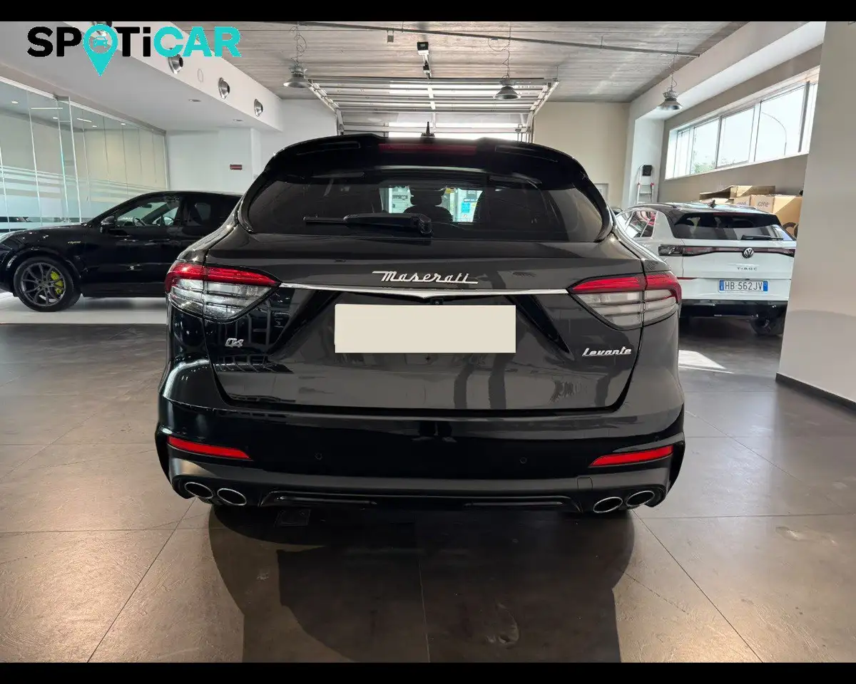 Maserati Levante 2021