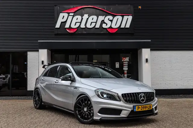 Mercedes-Benz A 45 AMG 4MATIC PANO H&K ARMYTRIX LEDER