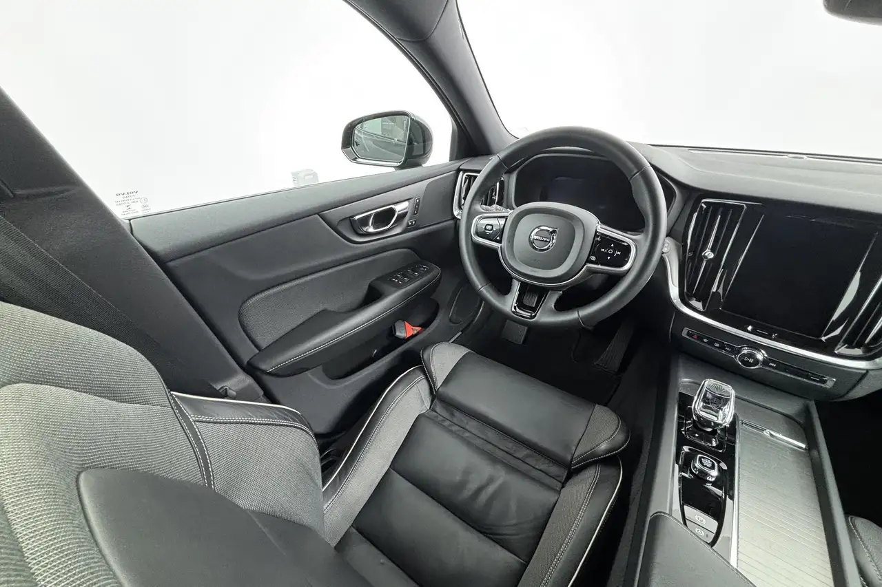 Volvo V60 2.0 B3 Plus Dark – Scandinavisch design met karakt, миниатюра 28