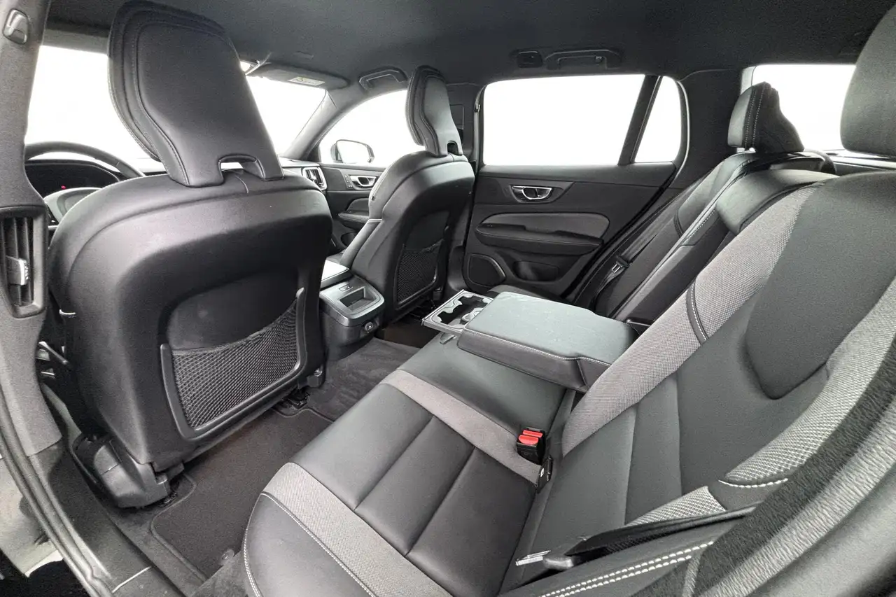 Volvo V60 2.0 B3 Plus Dark – Scandinavisch design met karakt, миниатюра 18