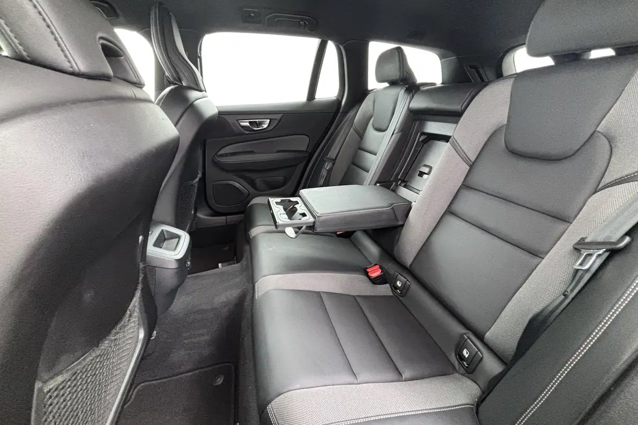 Volvo V60 2.0 B3 Plus Dark – Scandinavisch design met karakt, миниатюра 19