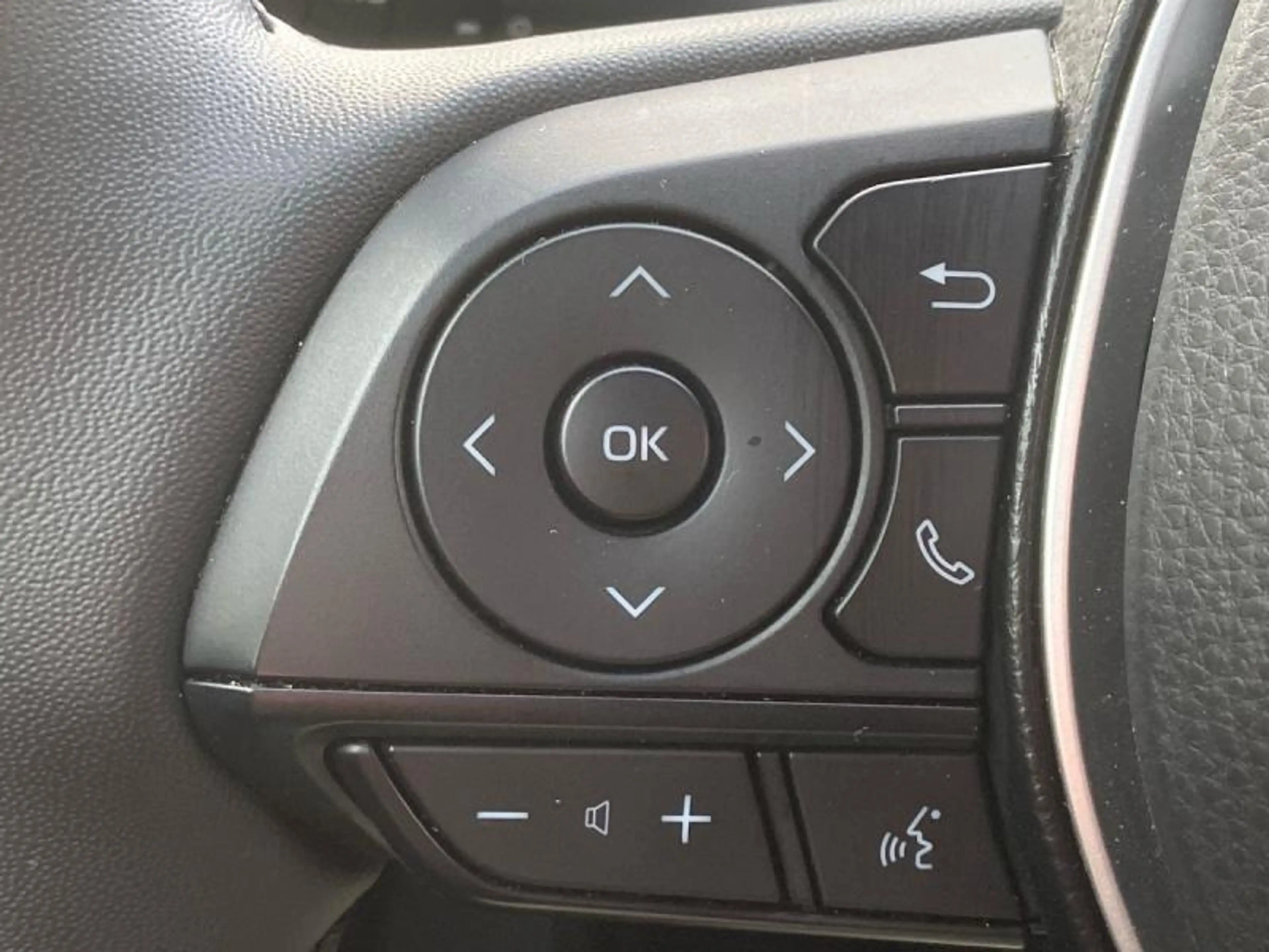Toyota Corolla Cross Style+cam+gps+sens V+A — photo 14