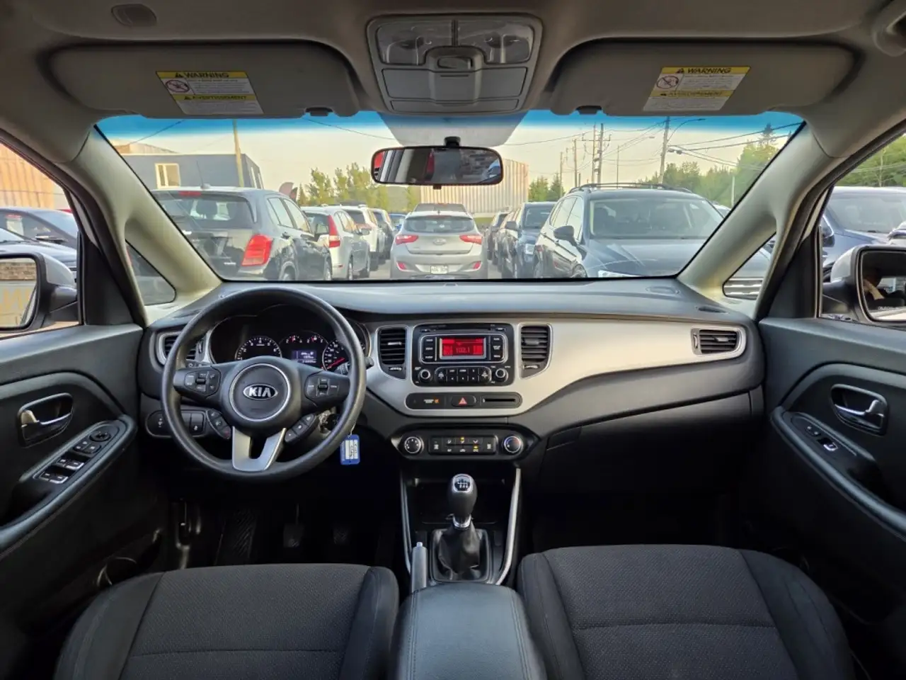 Kia Rondo снимка Kia Rondo