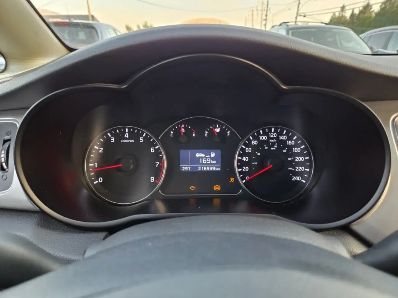 Kia Rondo снимка Kia Rondo