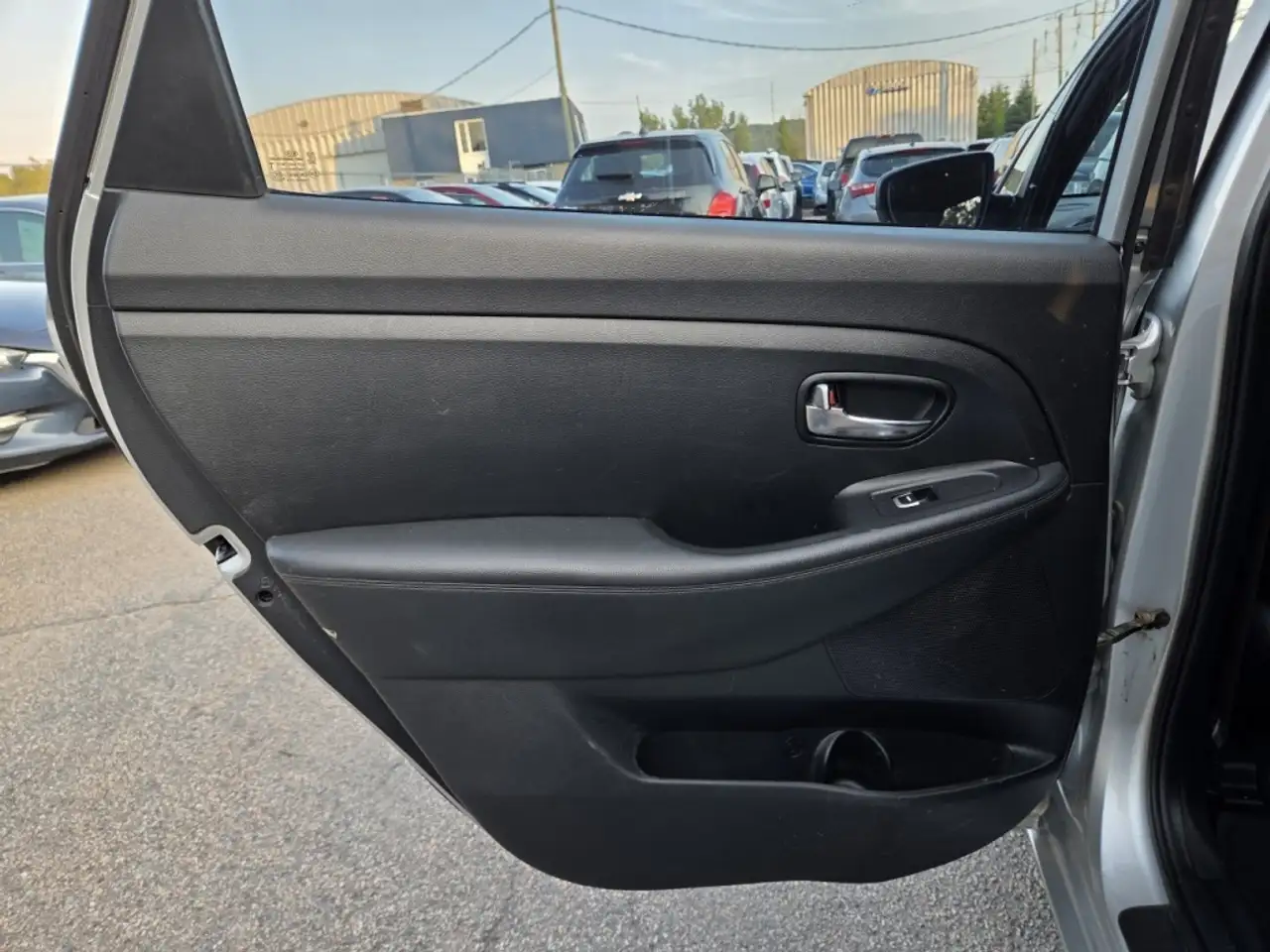 Kia Rondo снимка Kia Rondo