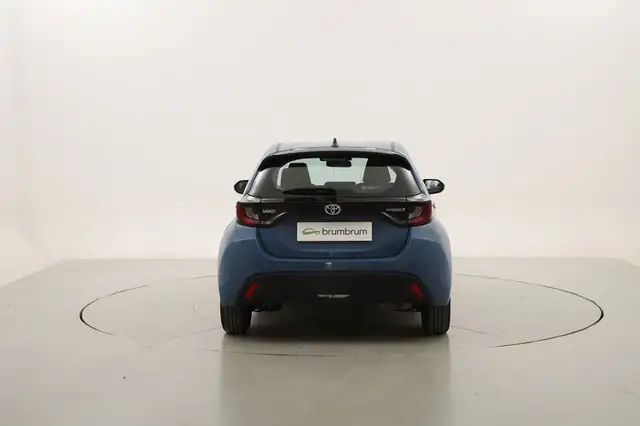 Toyota Yaris view 4