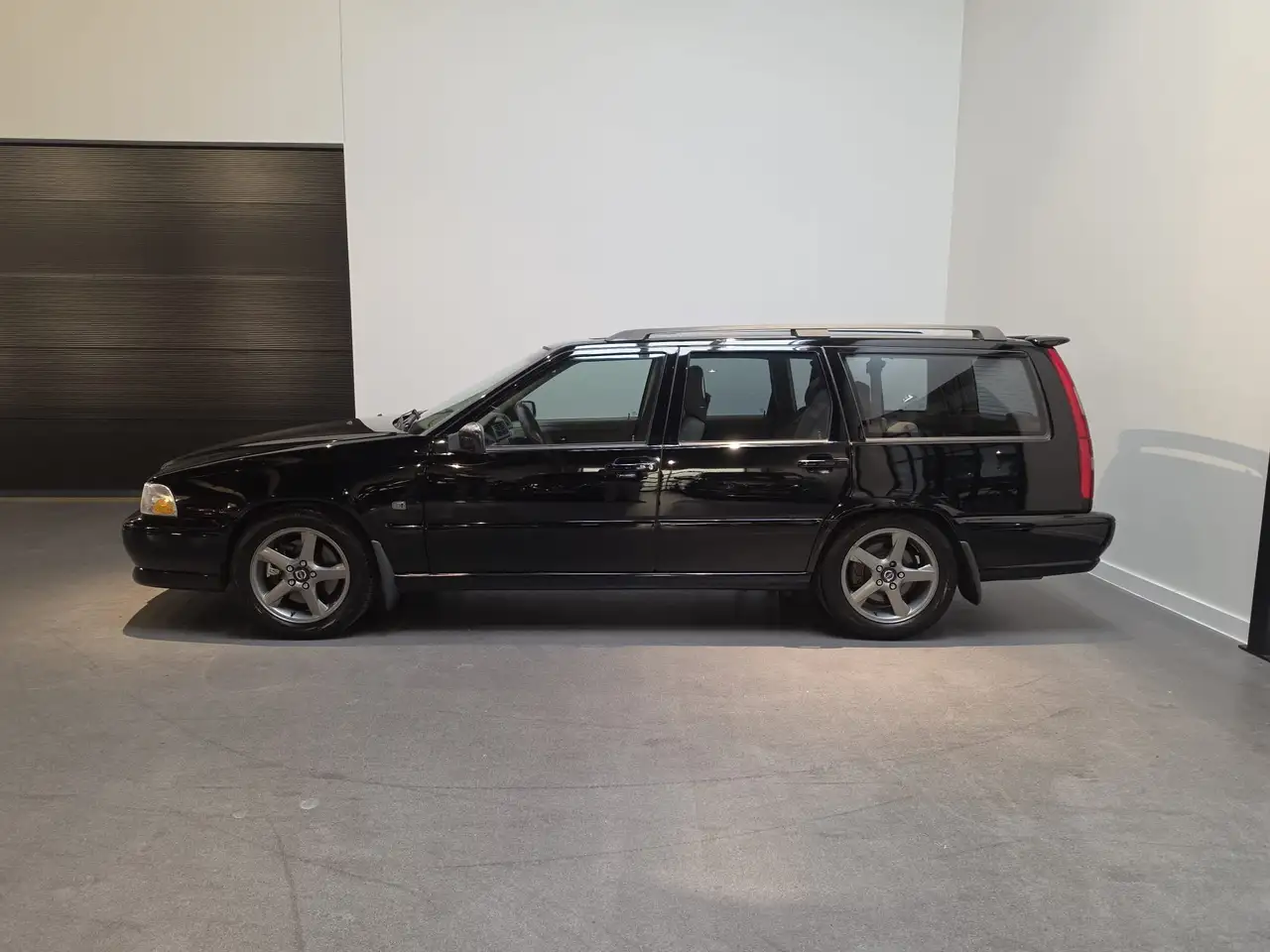 Volvo V70 2.4 R AWD, foto 2