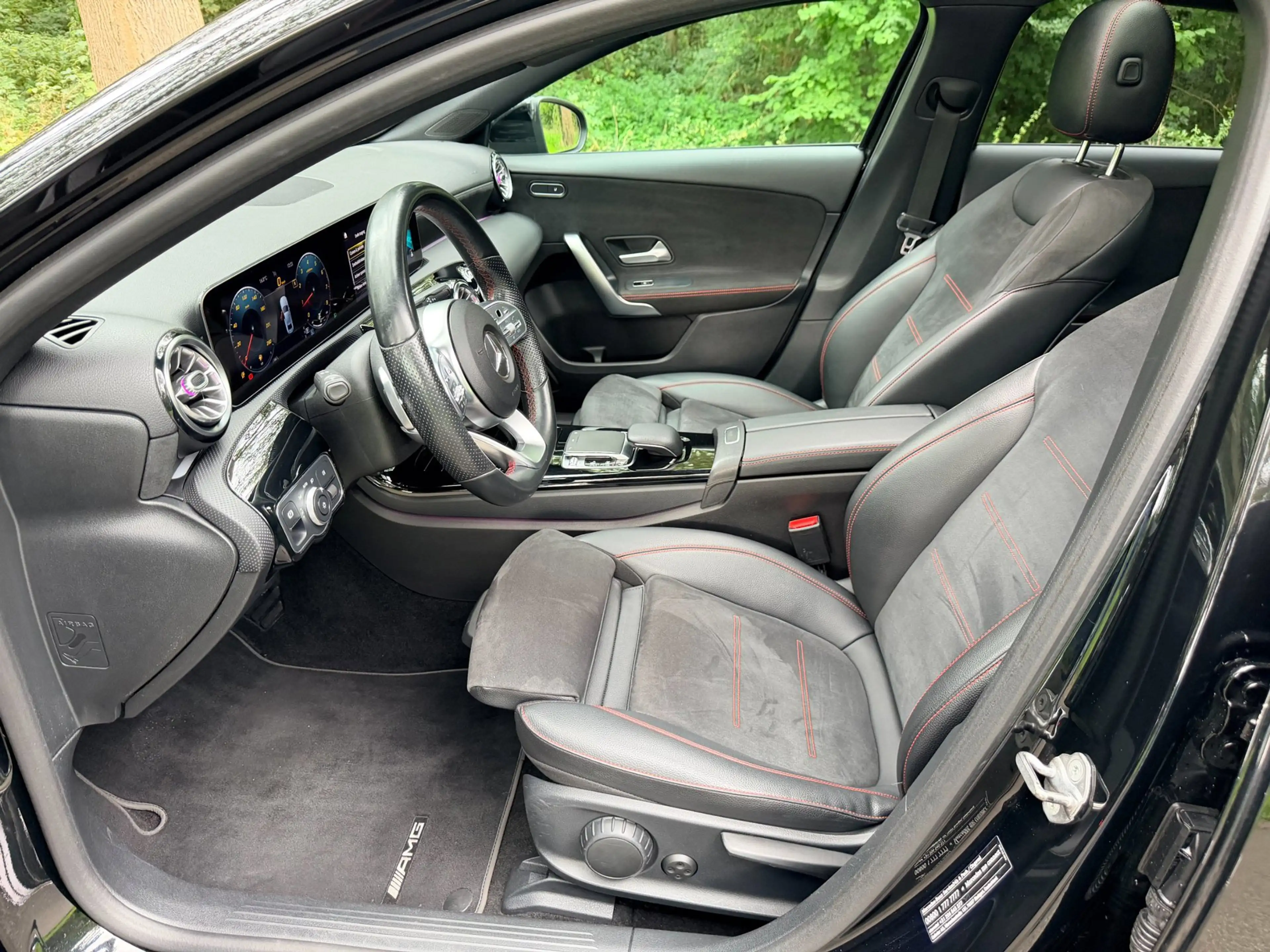 Mercedes-Benz A 200 | AMG Line | Business Solution | NL auto | Pano | — photo 11