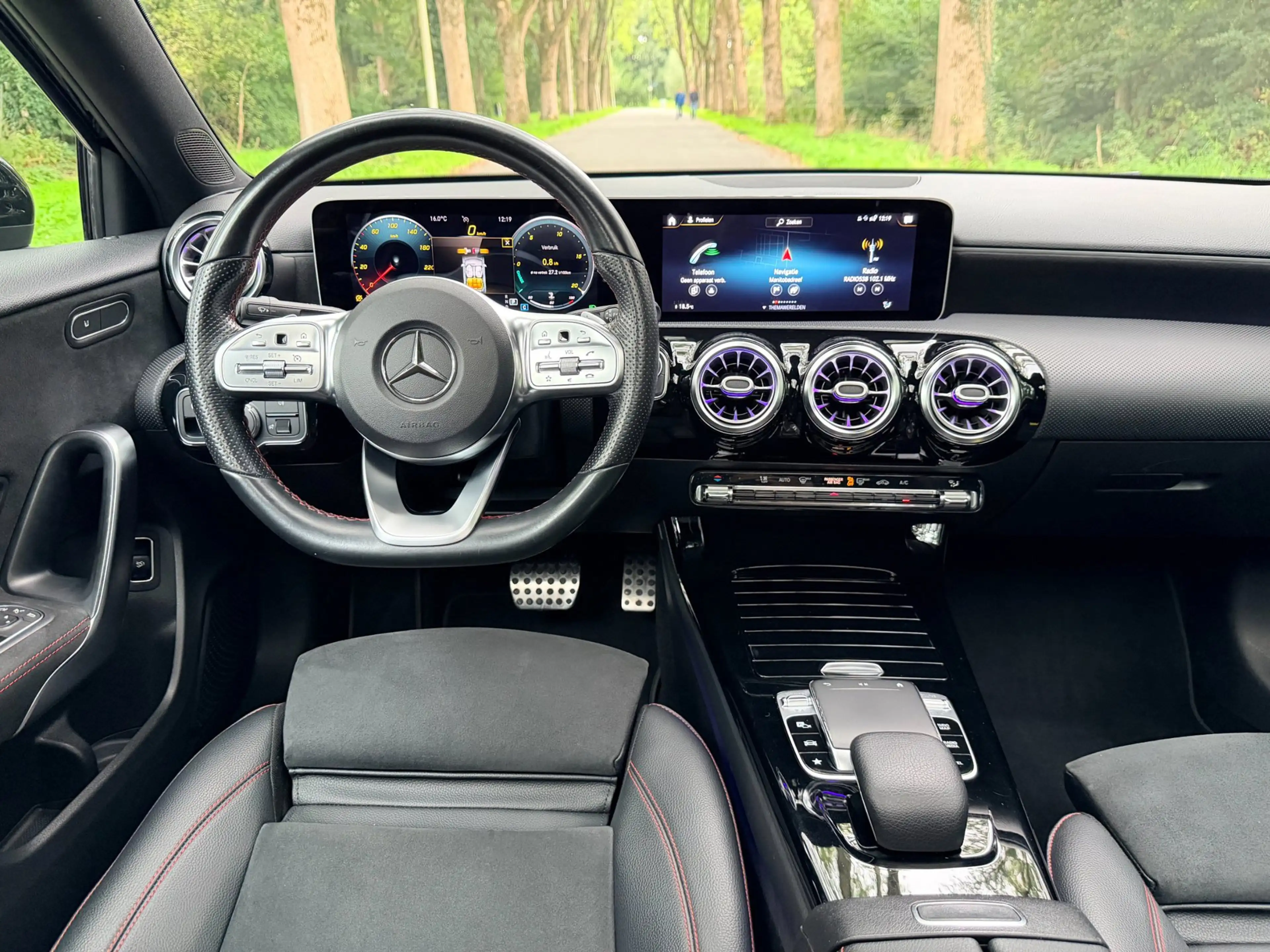 Mercedes-Benz A 200 | AMG Line | Business Solution | NL auto | Pano | — photo 15