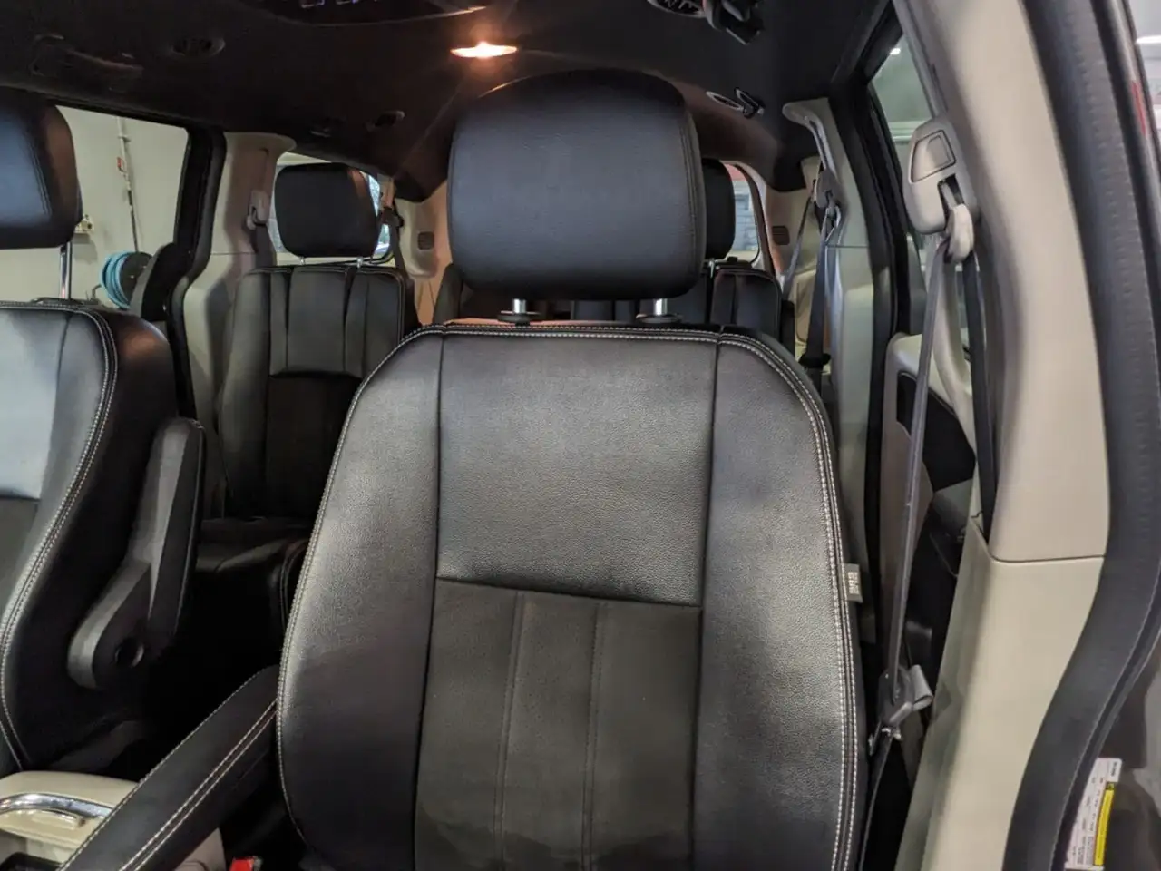 Dodge Grand Caravan снимка Dodge Grand Caravan