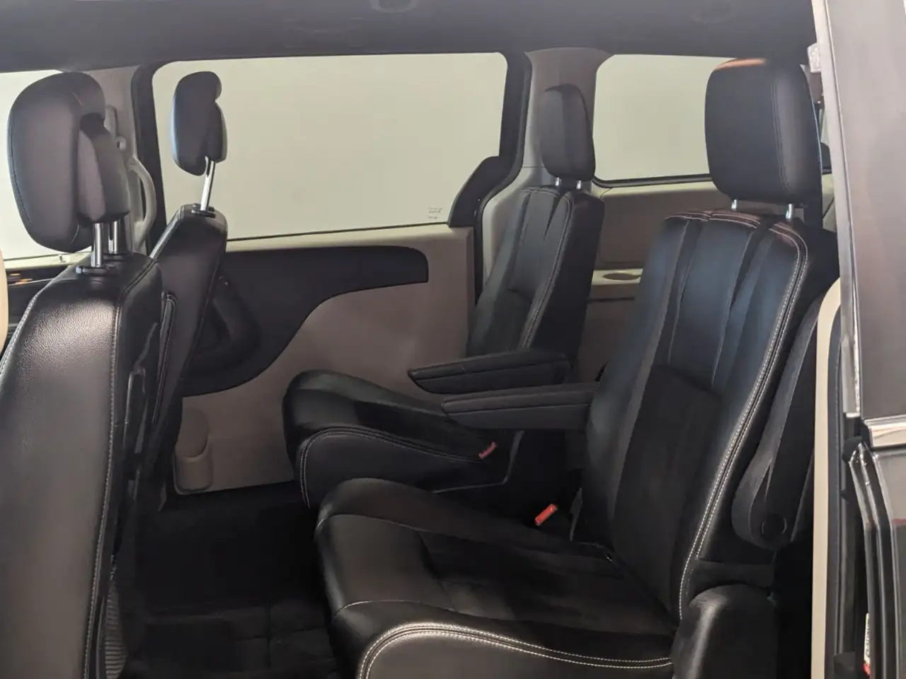 Dodge Grand Caravan снимка Dodge Grand Caravan