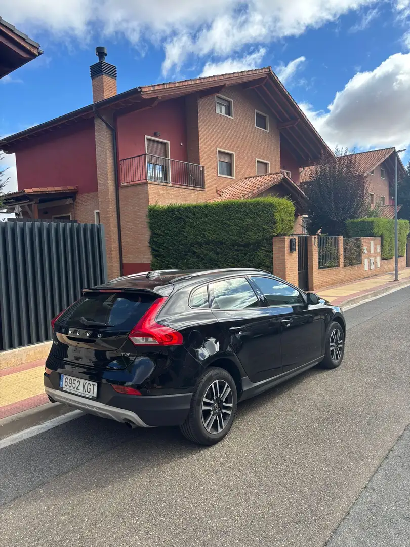 Volvo V40 Cross Country T3 Plus - 2