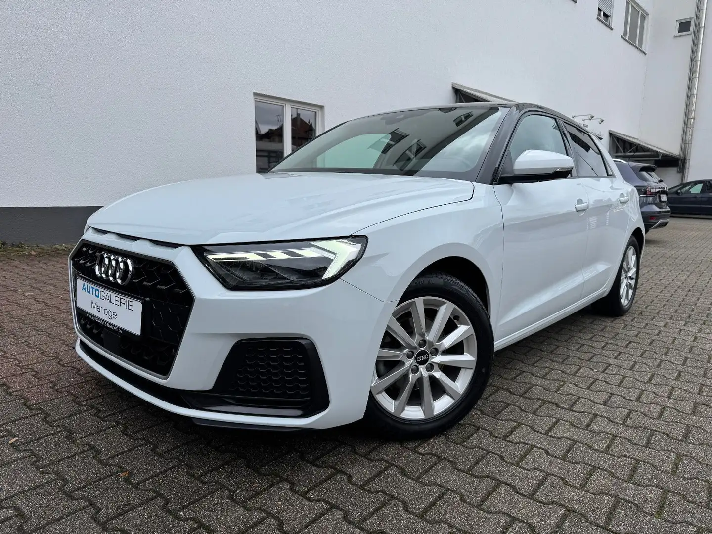Audi A1 30 TFSI Sportback S tronic LED/PDC/BANG&OLUF. Blanc - 1
