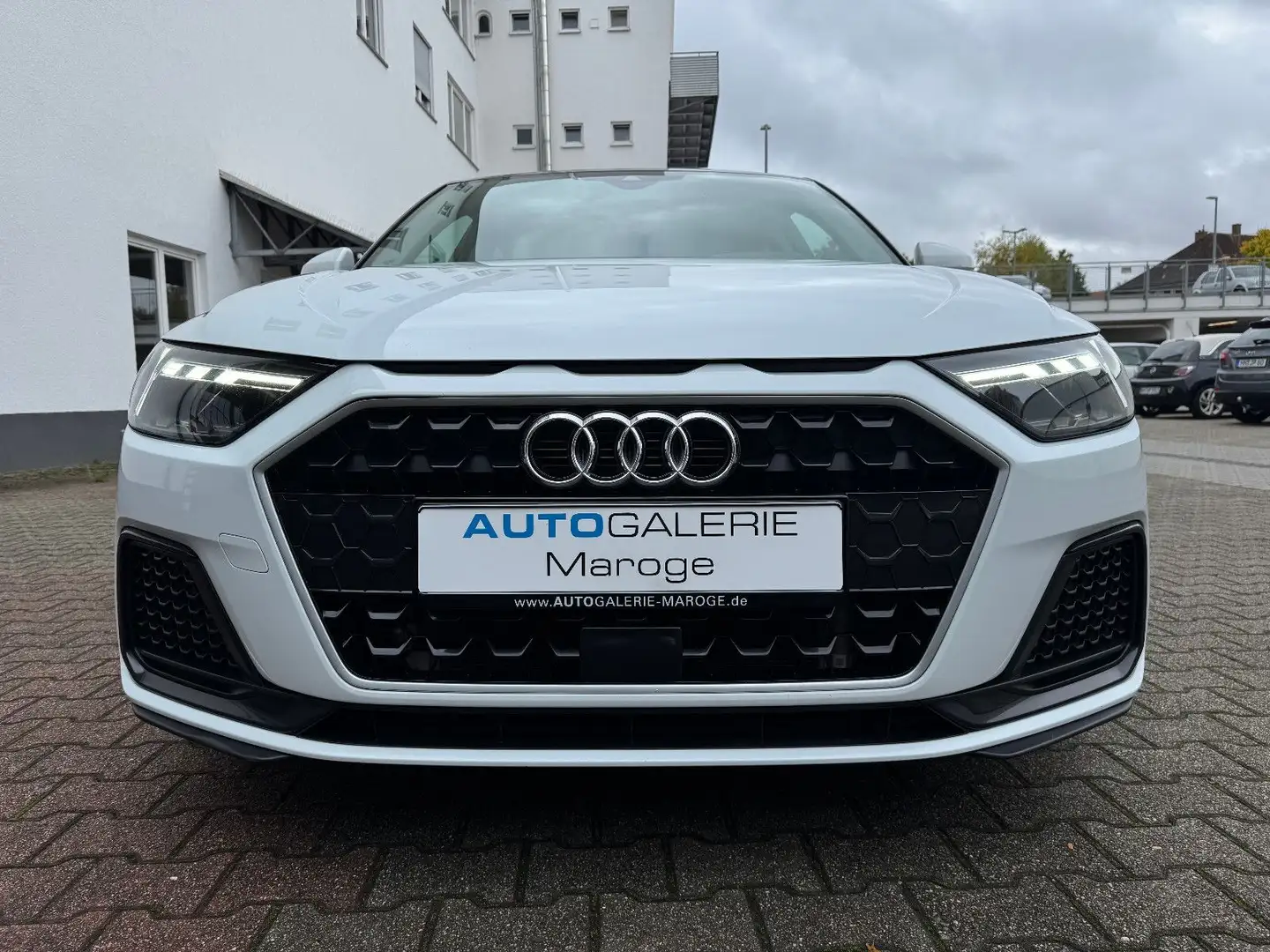Audi A1 30 TFSI Sportback S tronic LED/PDC/BANG&OLUF. Blanc - 2