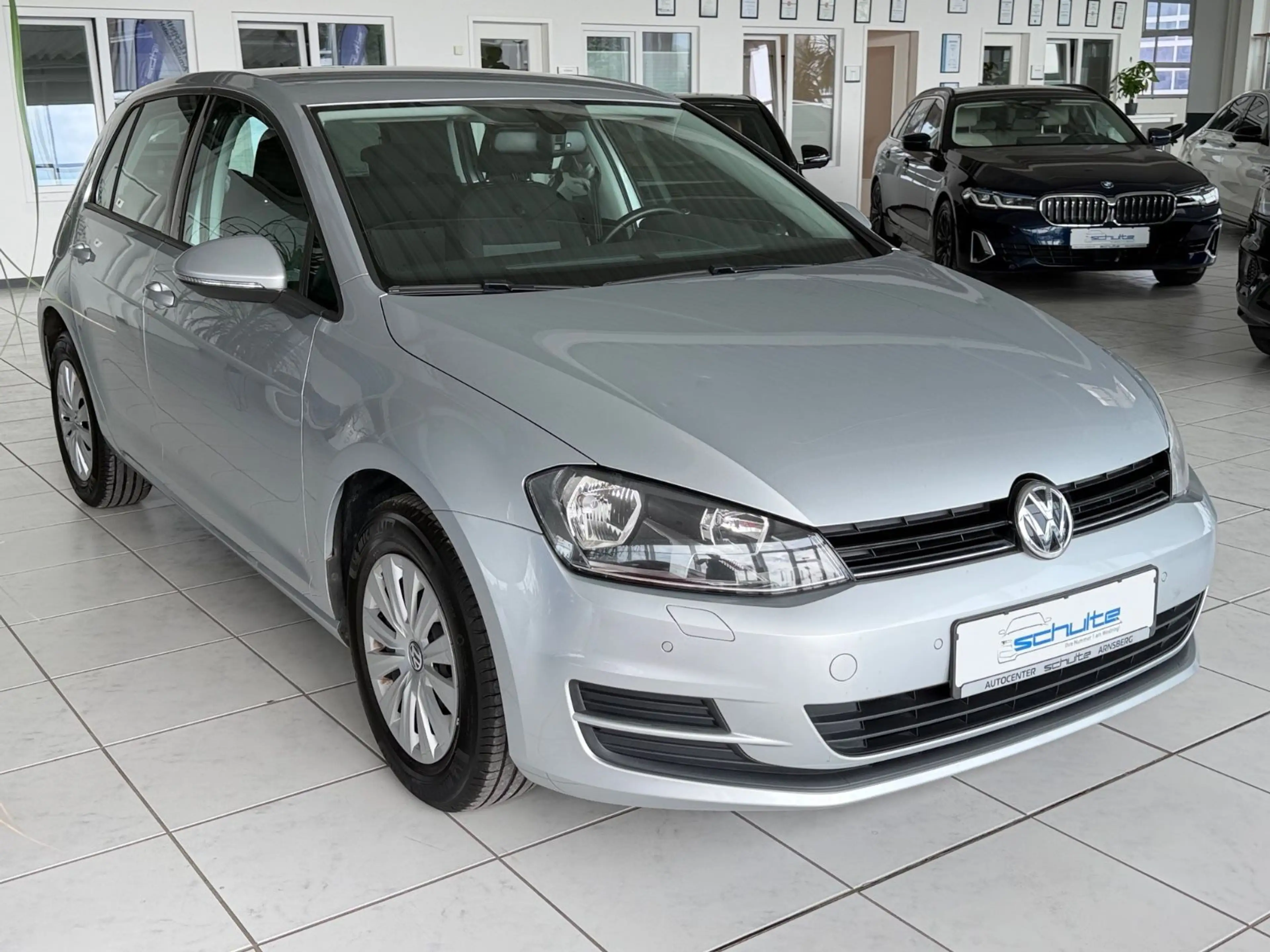 Volkswagen Golf VII Trendline PDC**Navi*Sitzheizung*BT — photo 2