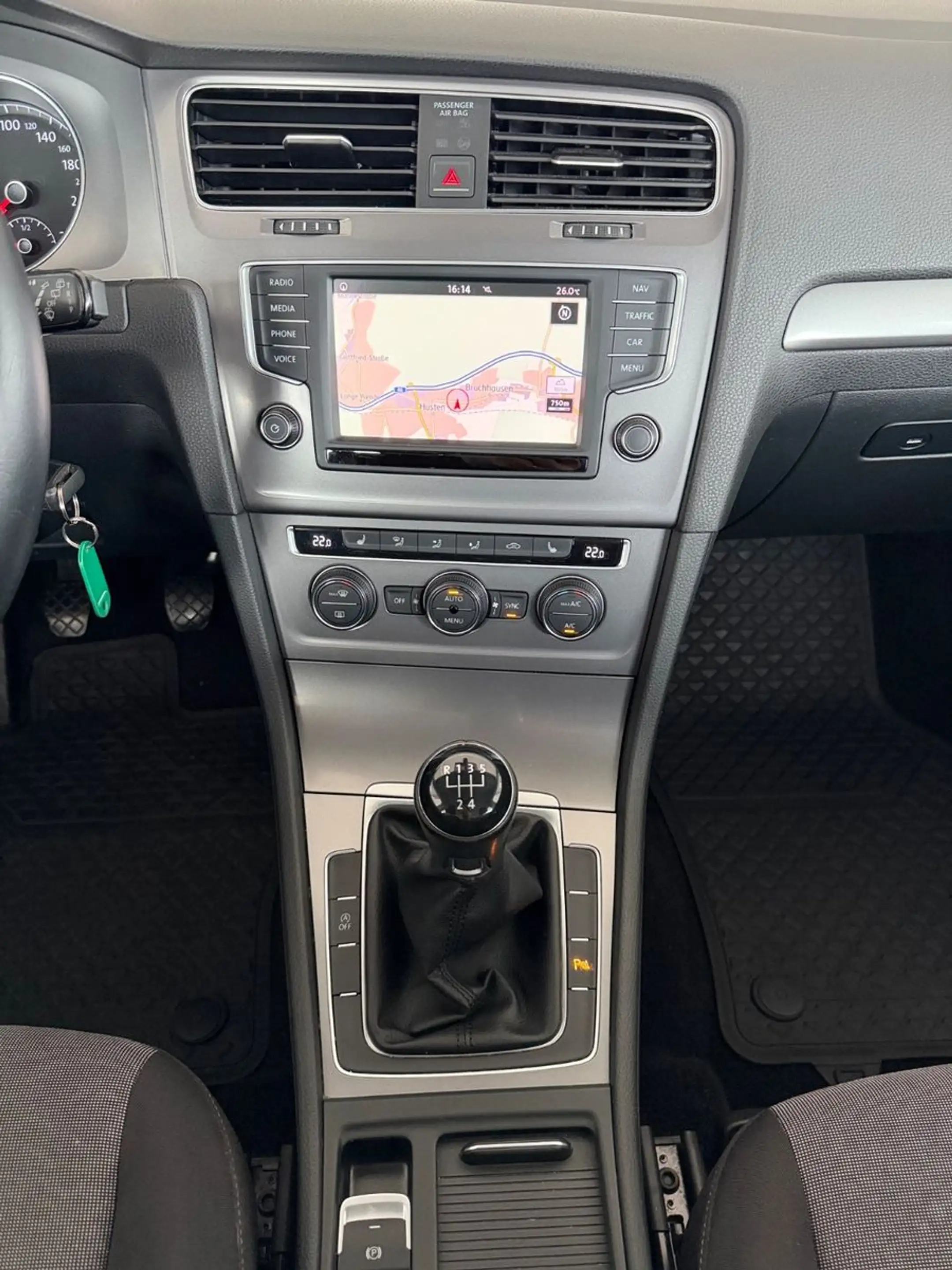 Volkswagen Golf VII Trendline PDC**Navi*Sitzheizung*BT — photo 12