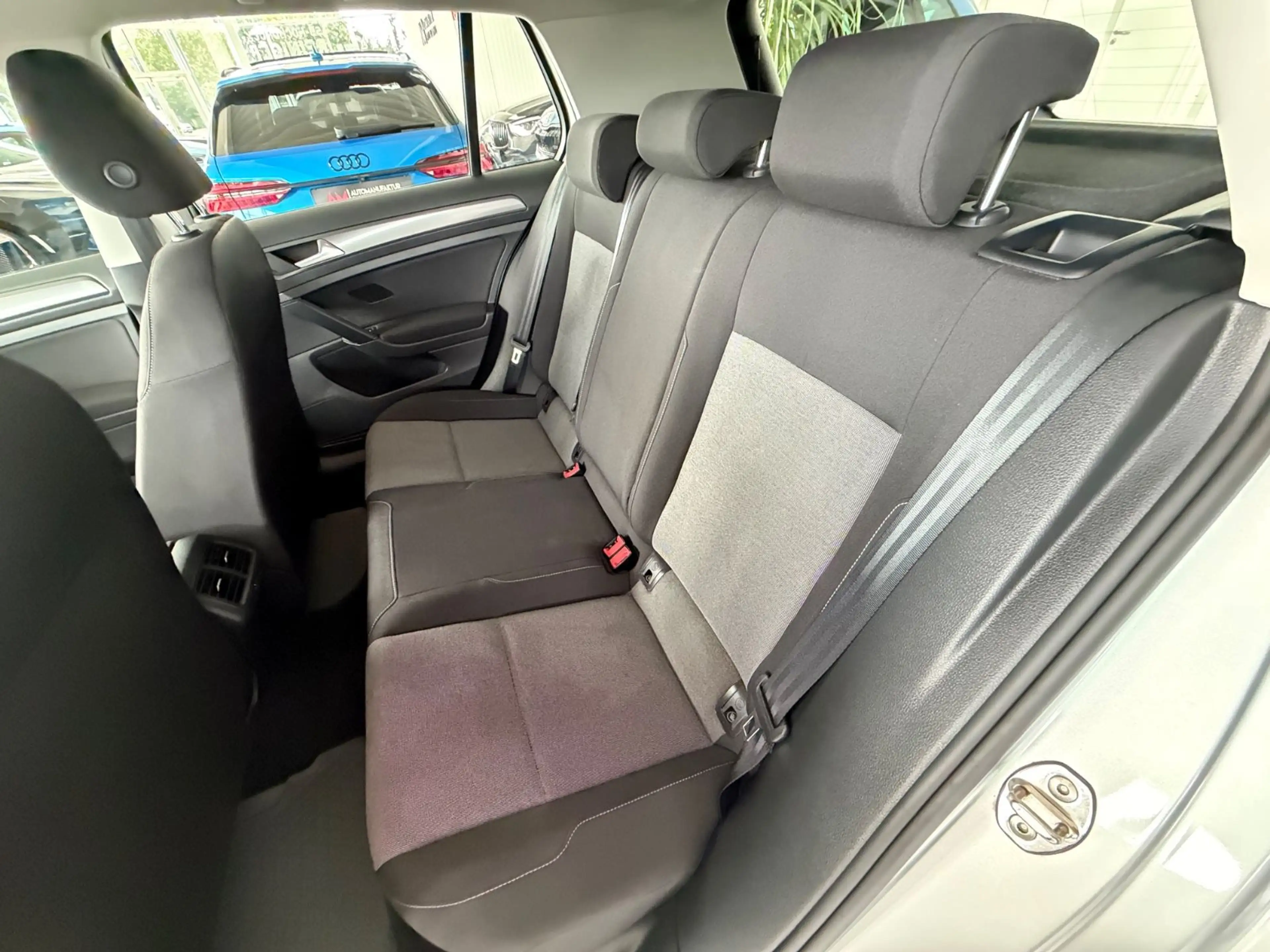 Volkswagen Golf VII Trendline PDC**Navi*Sitzheizung*BT — photo 14