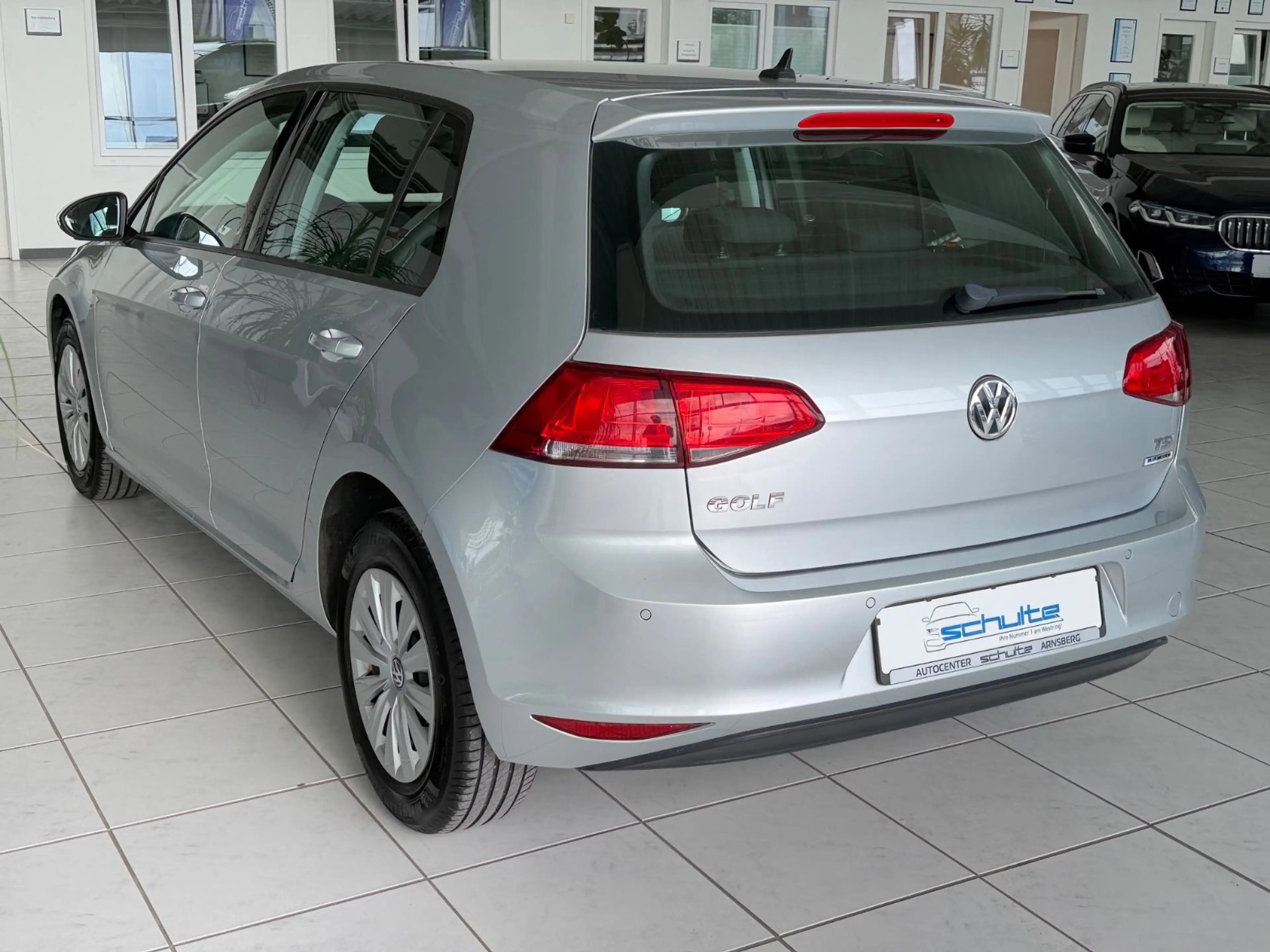 Volkswagen Golf VII Trendline PDC**Navi*Sitzheizung*BT — photo 4
