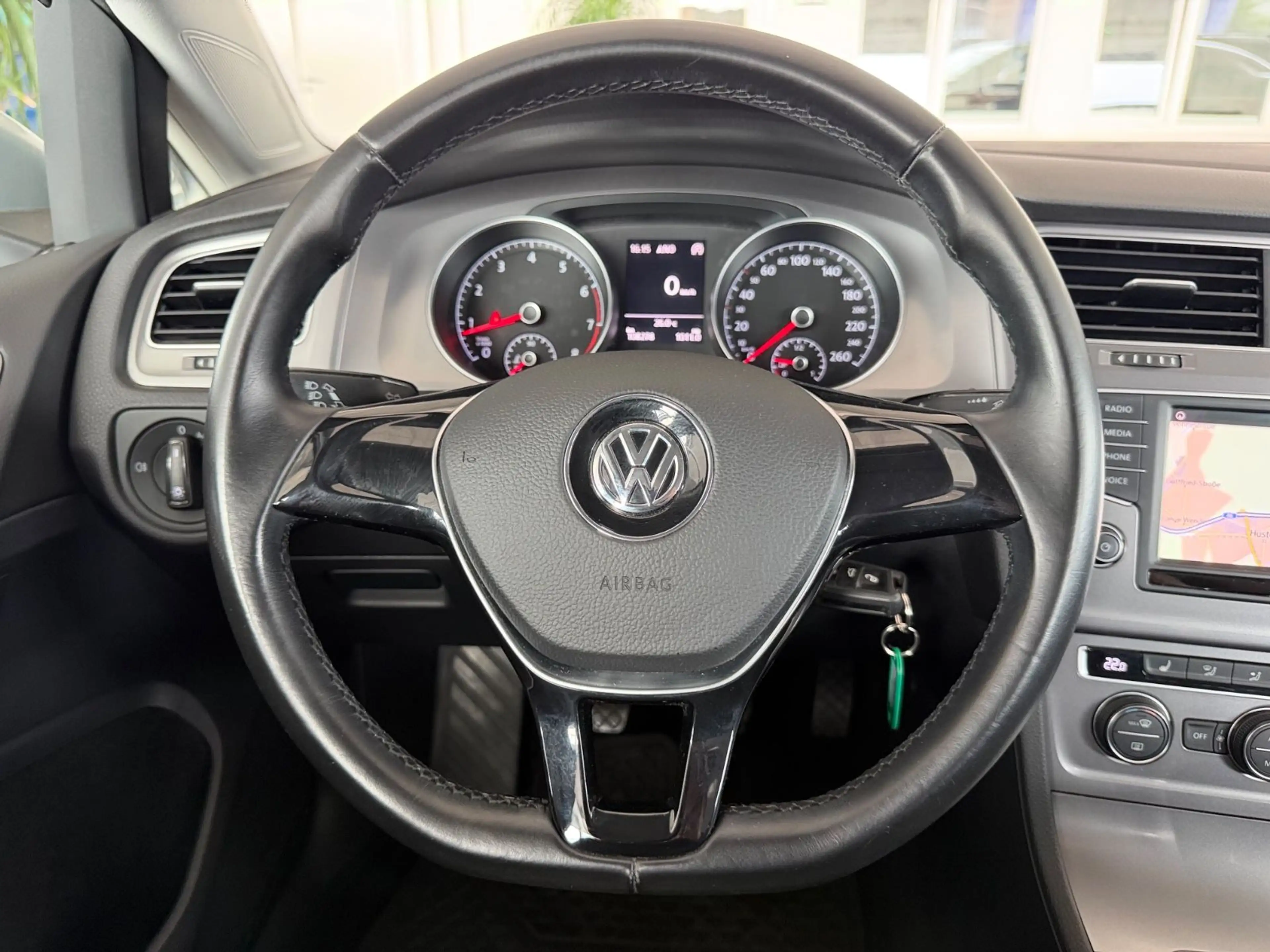 Volkswagen Golf VII Trendline PDC**Navi*Sitzheizung*BT — photo 11