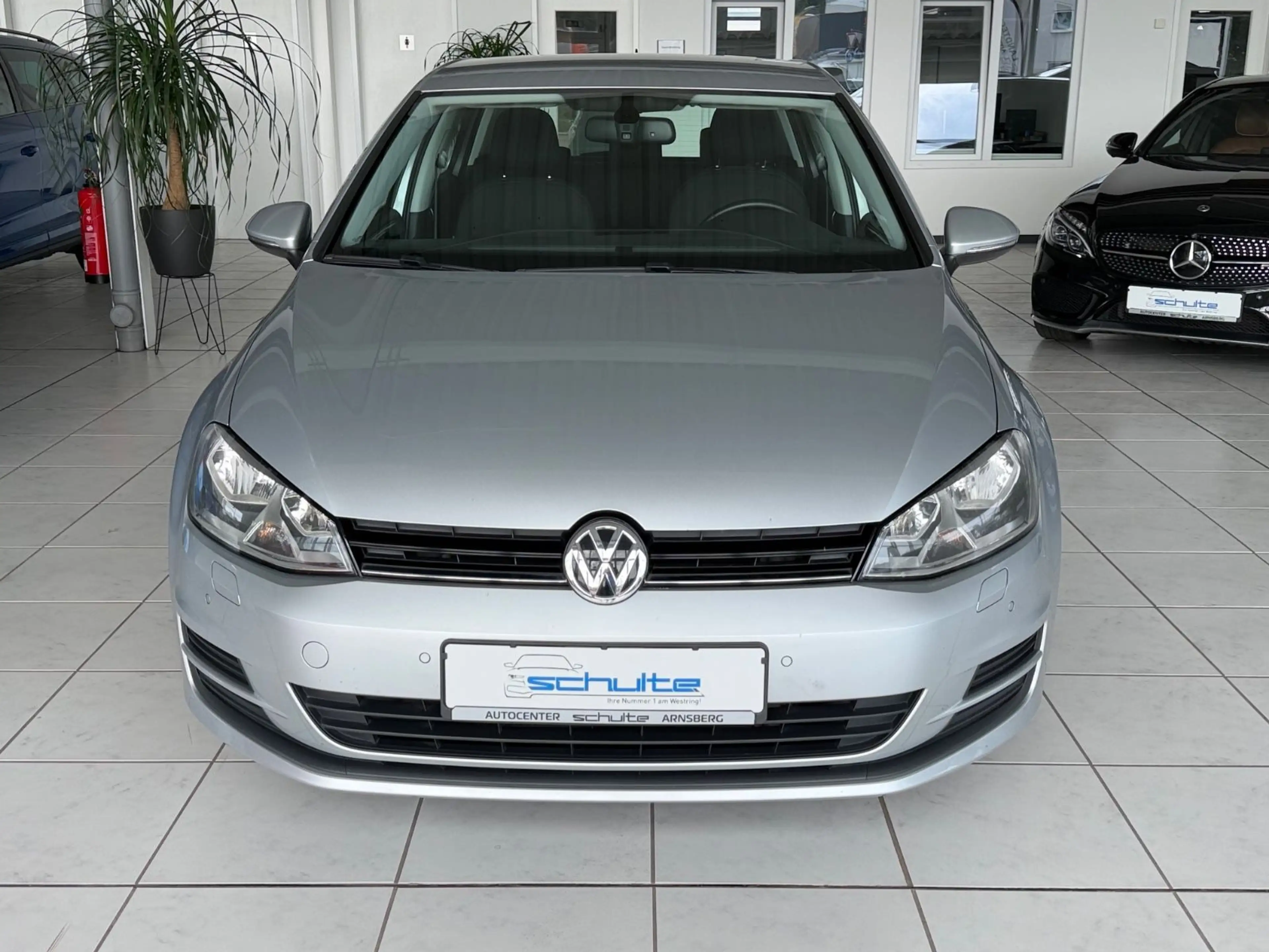 Volkswagen Golf VII Trendline PDC**Navi*Sitzheizung*BT — photo 6