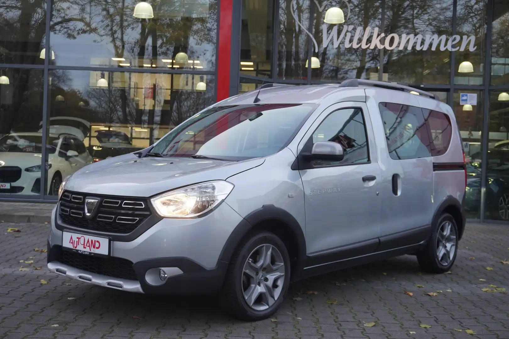 Dacia Dokker Stepway 1.3 TCe Klima Sitzheizung Kamera Grau - 2