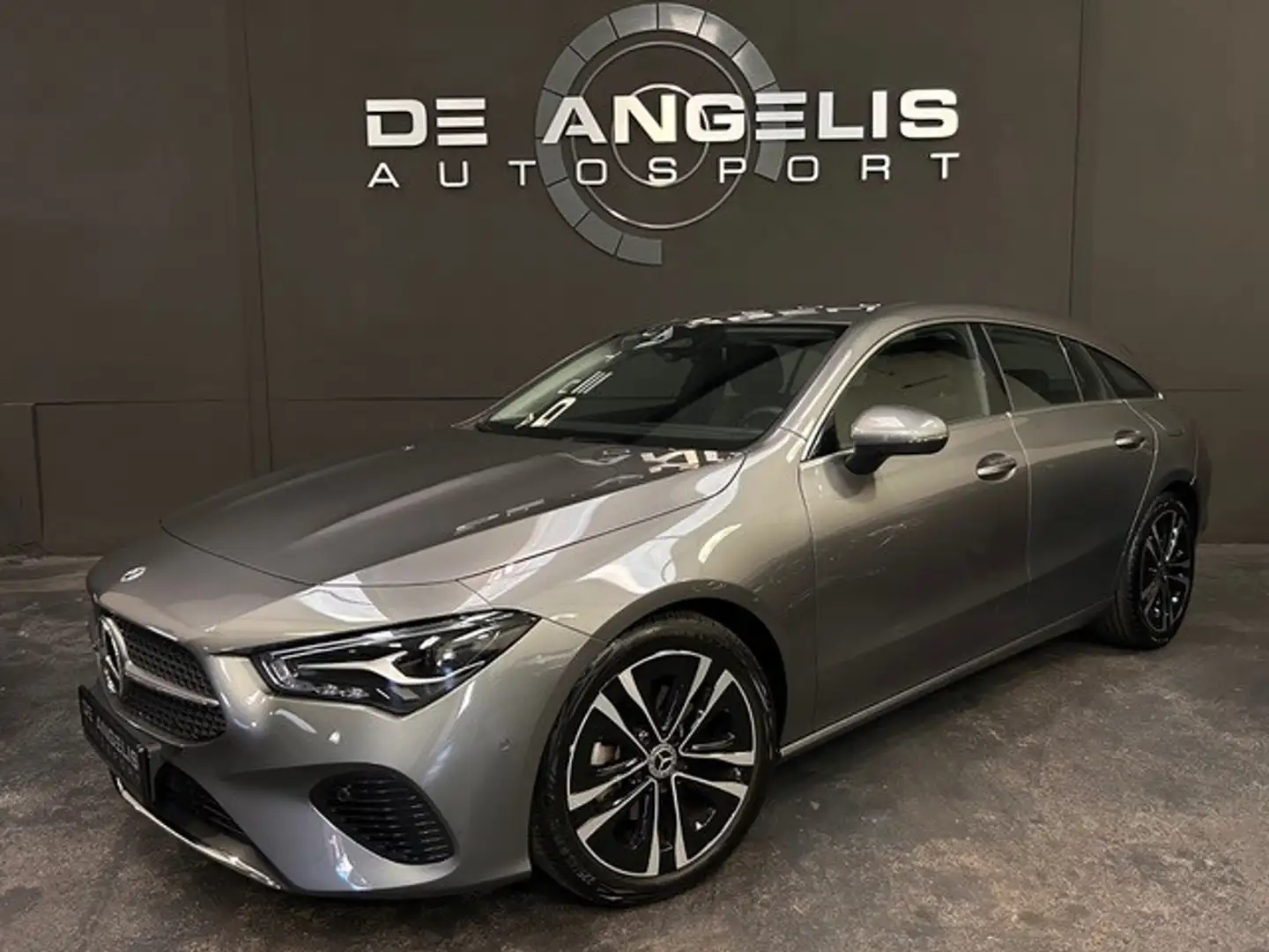 Mercedes-Benz CLA 180 PROGRESSIVE LINE Gris - 1